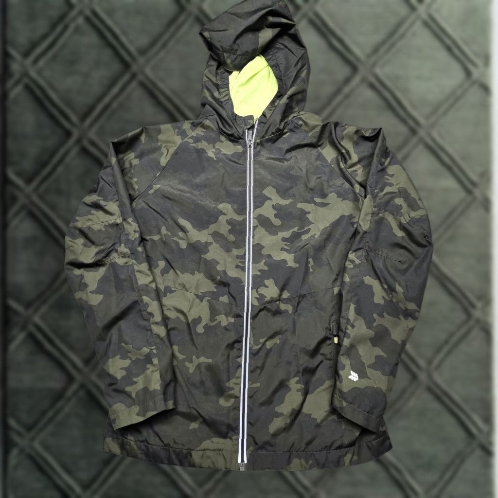 Vintage All In Motion Jacket Mens Large Camo Hooded Windbreaker Lightweight Full Zip Size US L / EU 52-54 / 3 - 1 Thumbnail