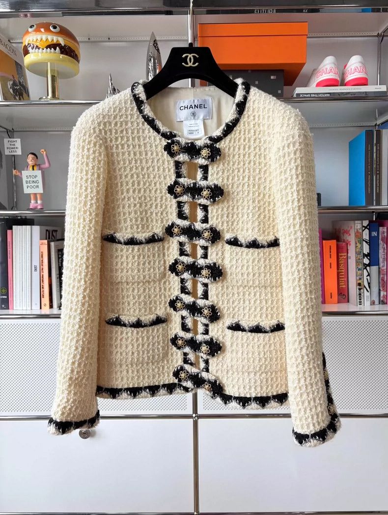Chanel Chanel Salzburg Waffle Knit Lion Button Jacket - dmc Size US M / EU 48-50 / 2 - 1 Thumbnail