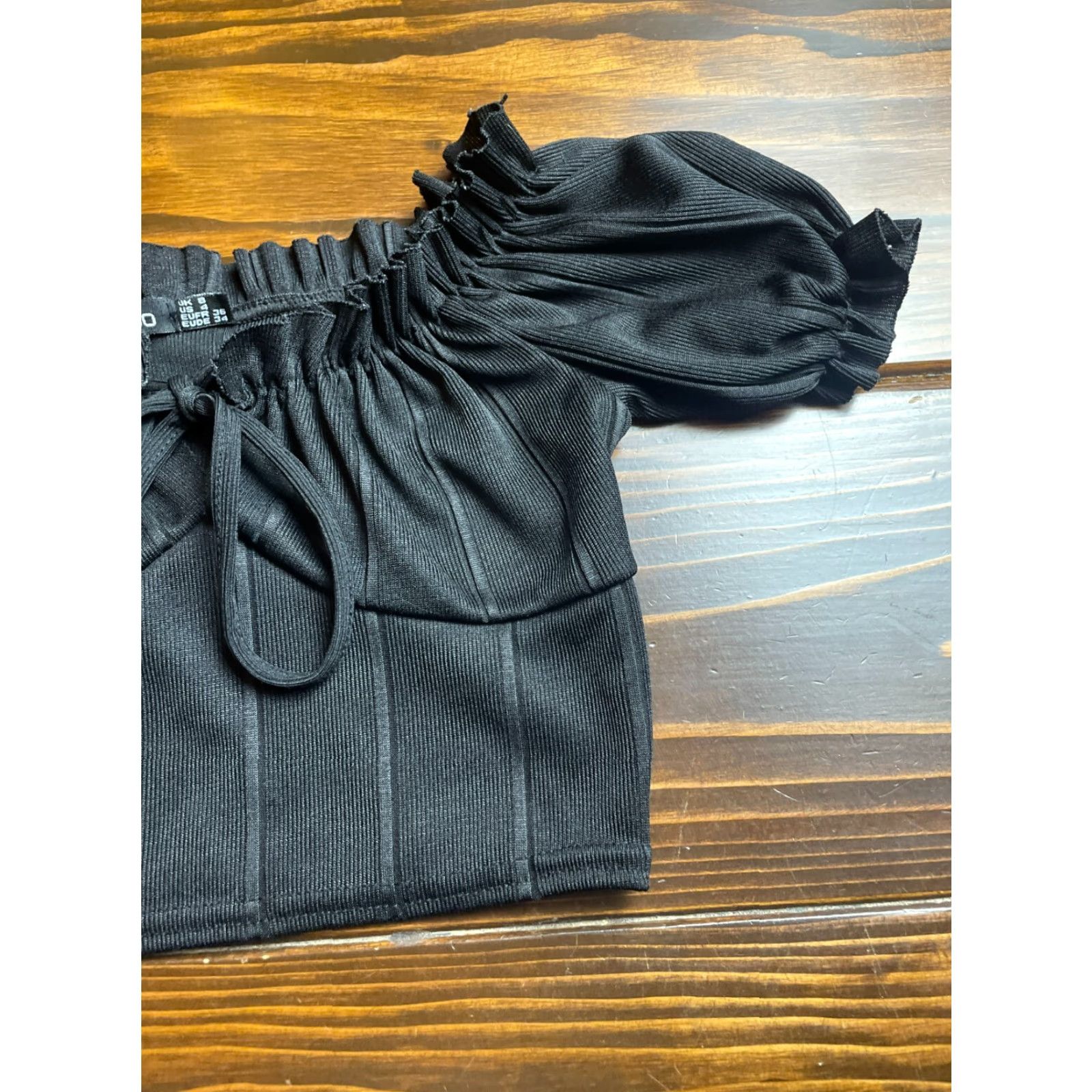 Boohoo Boohoo Shirt Womens Size 4 Black Cropped Off Shoulder Short Sleeve T-Shirt Modern Cropped Size S / US 4 / IT 40 - 3 Thumbnail