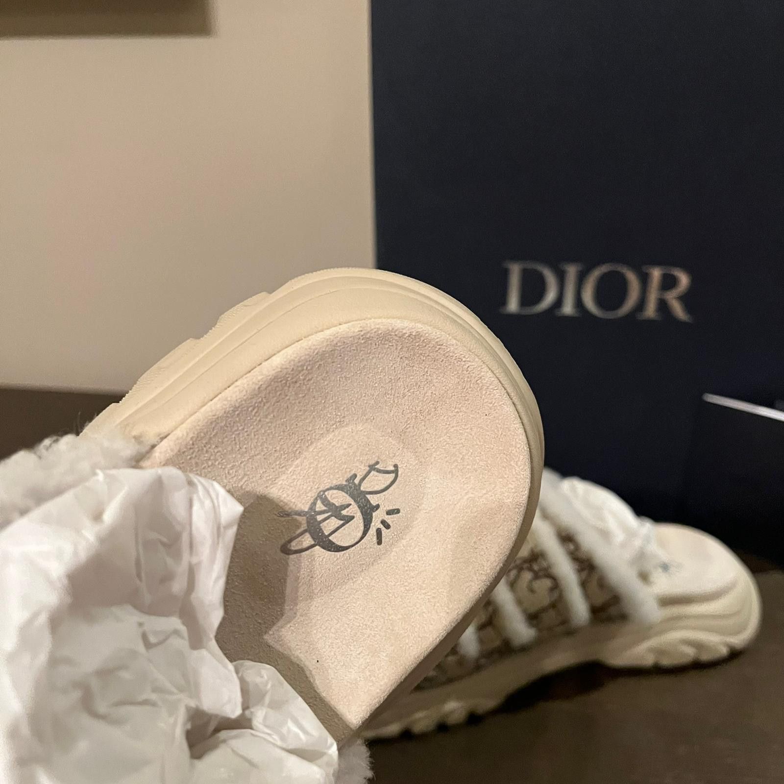 Dior × Travis Scott H-Town Sandals Shearling Embroidered in Ivory/White/Brown Size US 8 / EU 41 - 3 Thumbnail