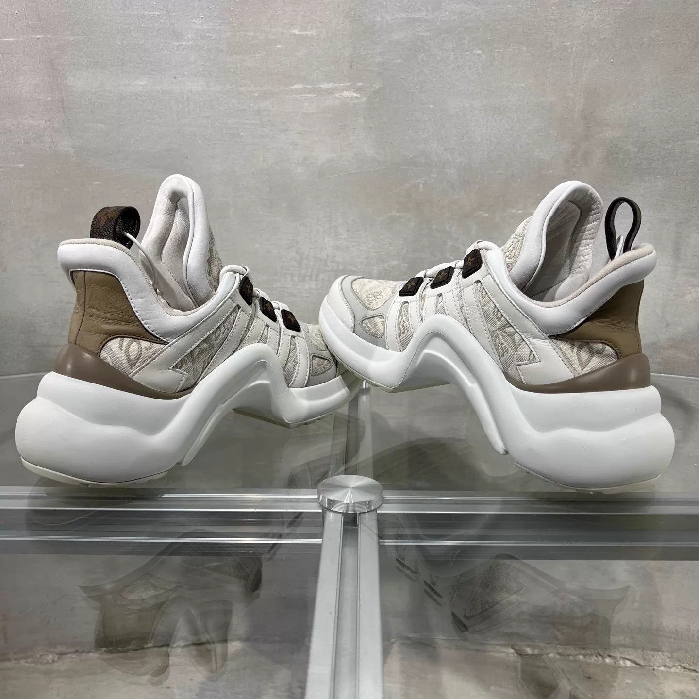 Louis Vuitton LV Archlight Monogram Print White Dad Sneakers 36 Size US 5.5 / IT 35.5 - 5 Thumbnail