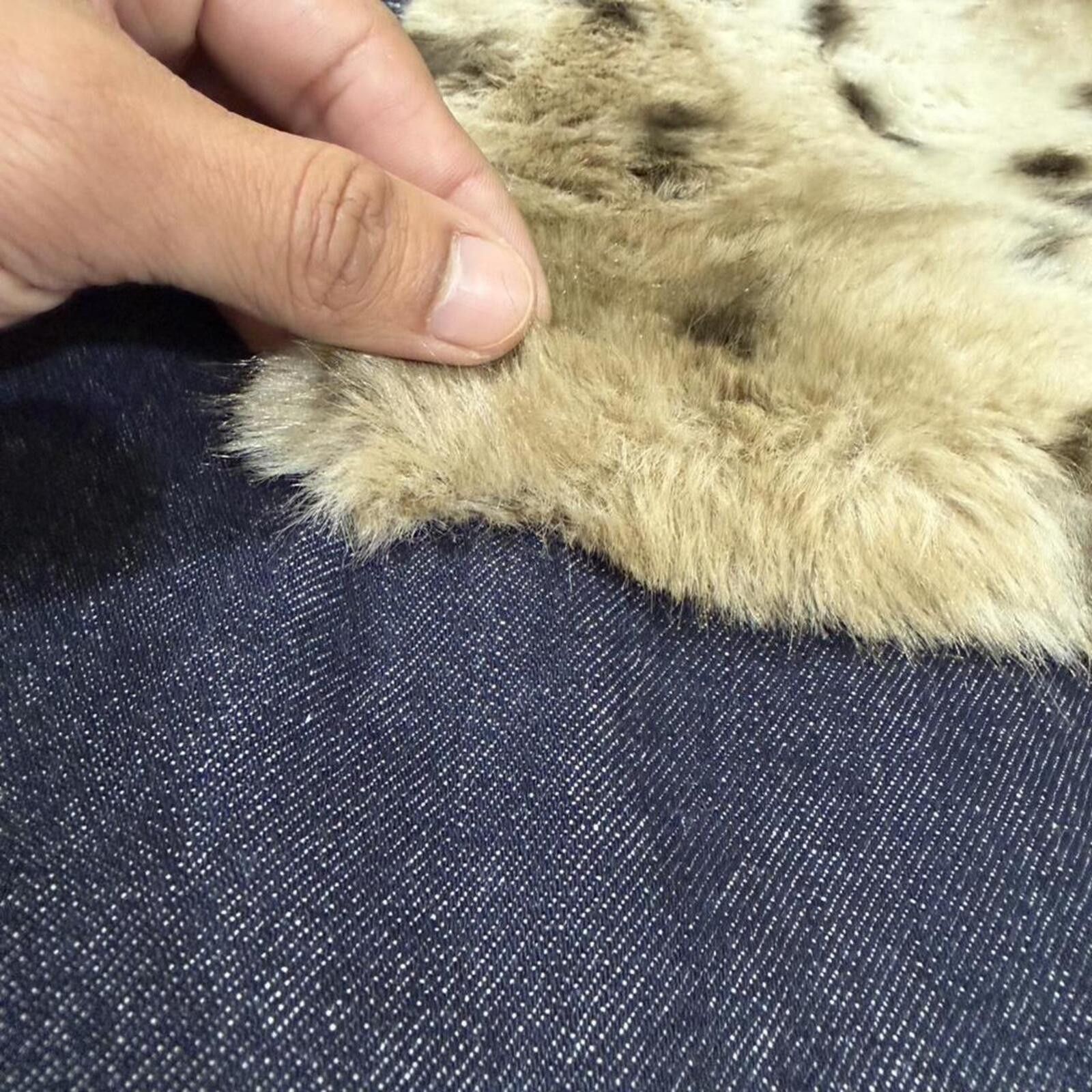 True Religion Faux fur patchwork lightweight jeans with a unique design Size 30" / US 8 / IT 44 - 4 Thumbnail