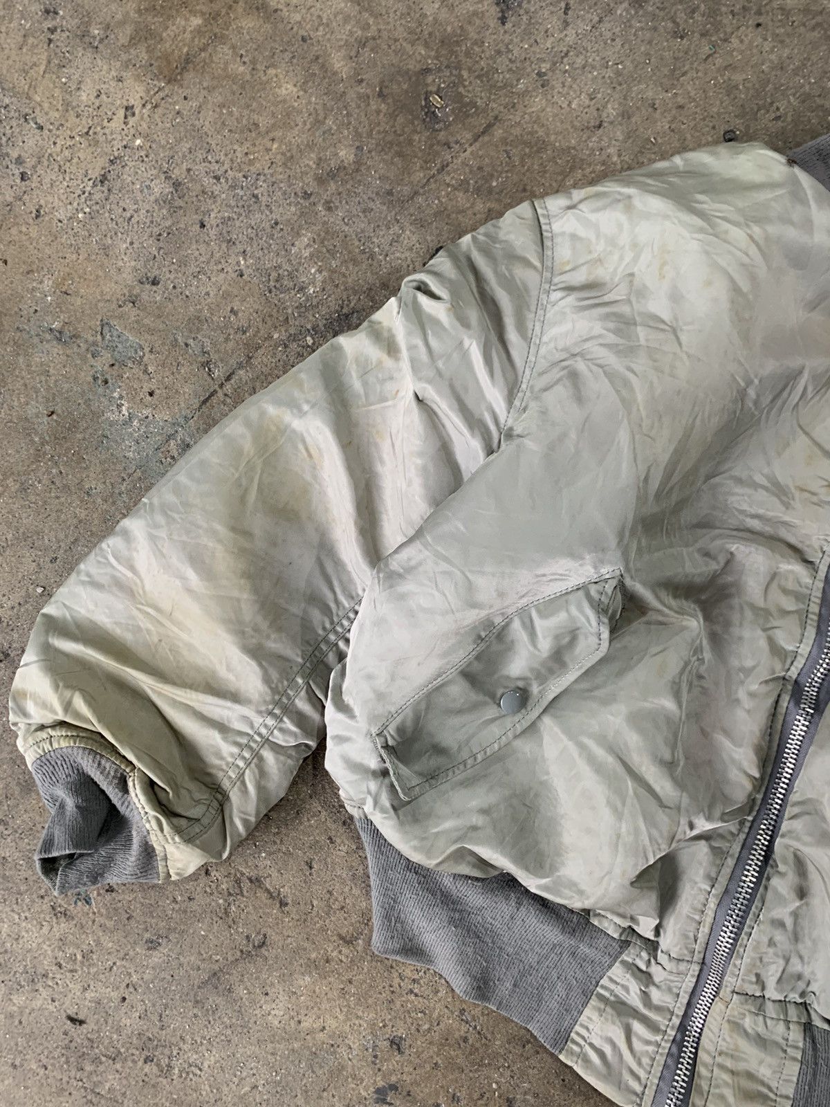 Alpha Industries Alpha Industries MA-1 Bomber Jacket Size US XL / EU 56 / 4 - 2 Thumbnail