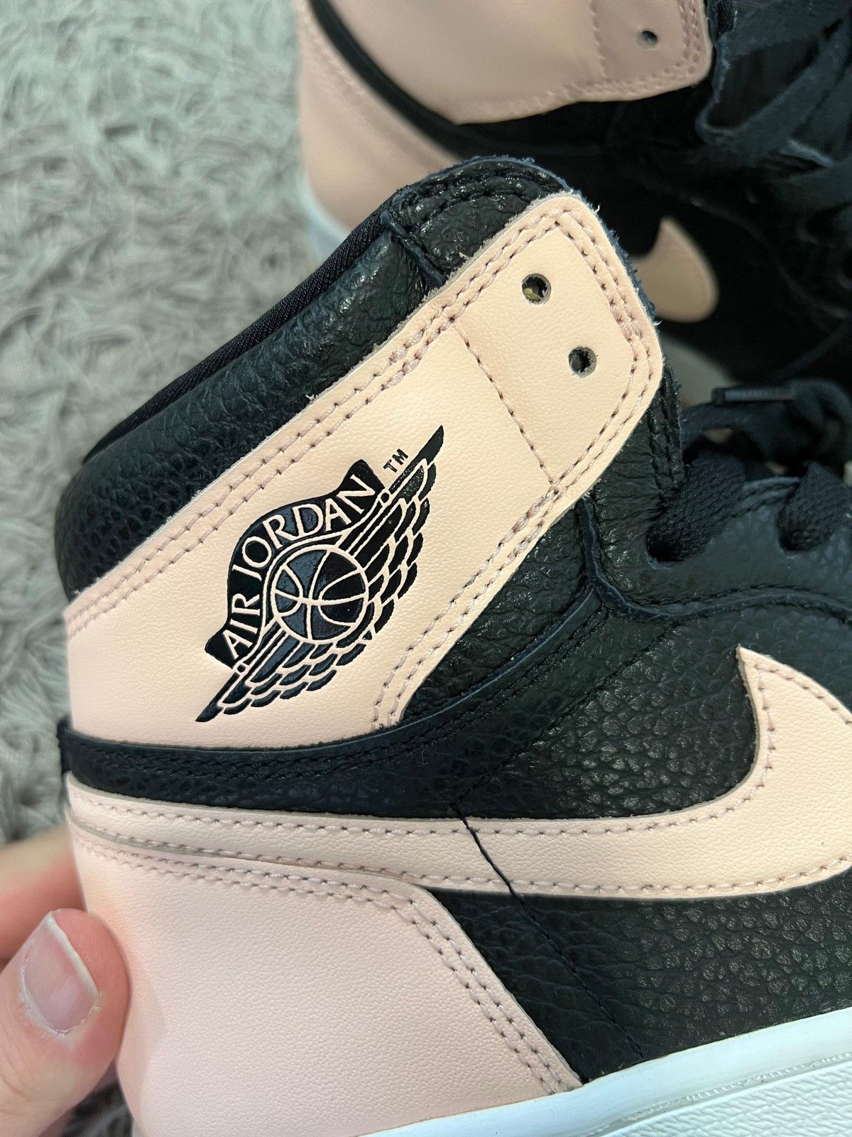 Nike Jordan 1 Retro High Black Crimson Tint Size US 9 / EU 42 - 10 Thumbnail