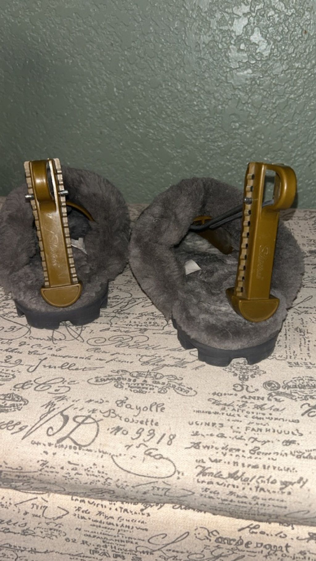 Ugg Women's UGG Gray Suede Fur Lined Slippers Size 6 Size US 6 / IT 36 - 3 Thumbnail