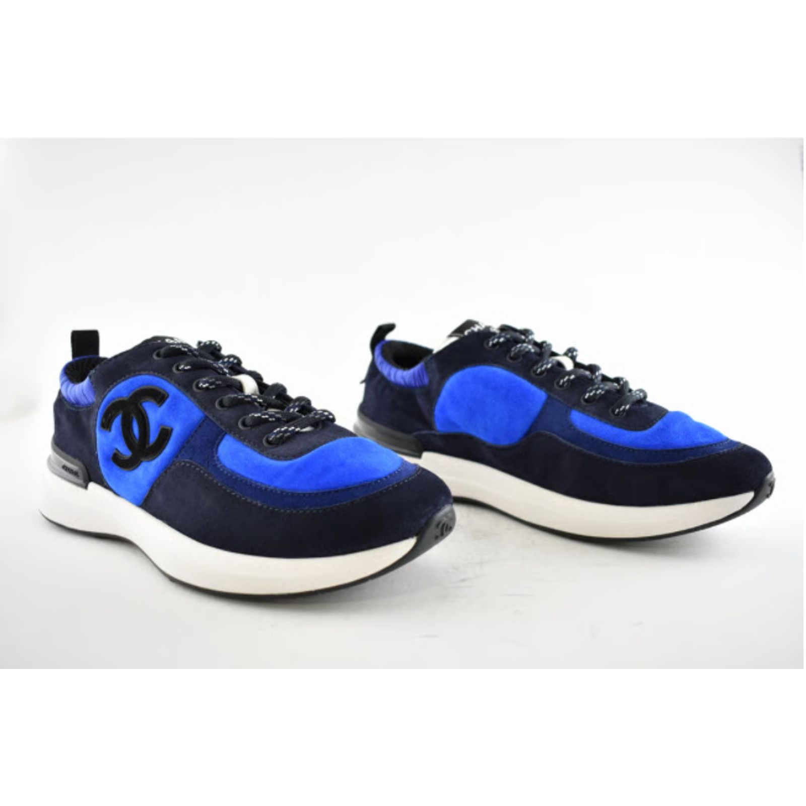 Chanel 21K CC Logo Lace Up Tie Flat Runner Trainer Sneaker 40.5 Size US 10.5 / IT 40.5 - 6 Thumbnail