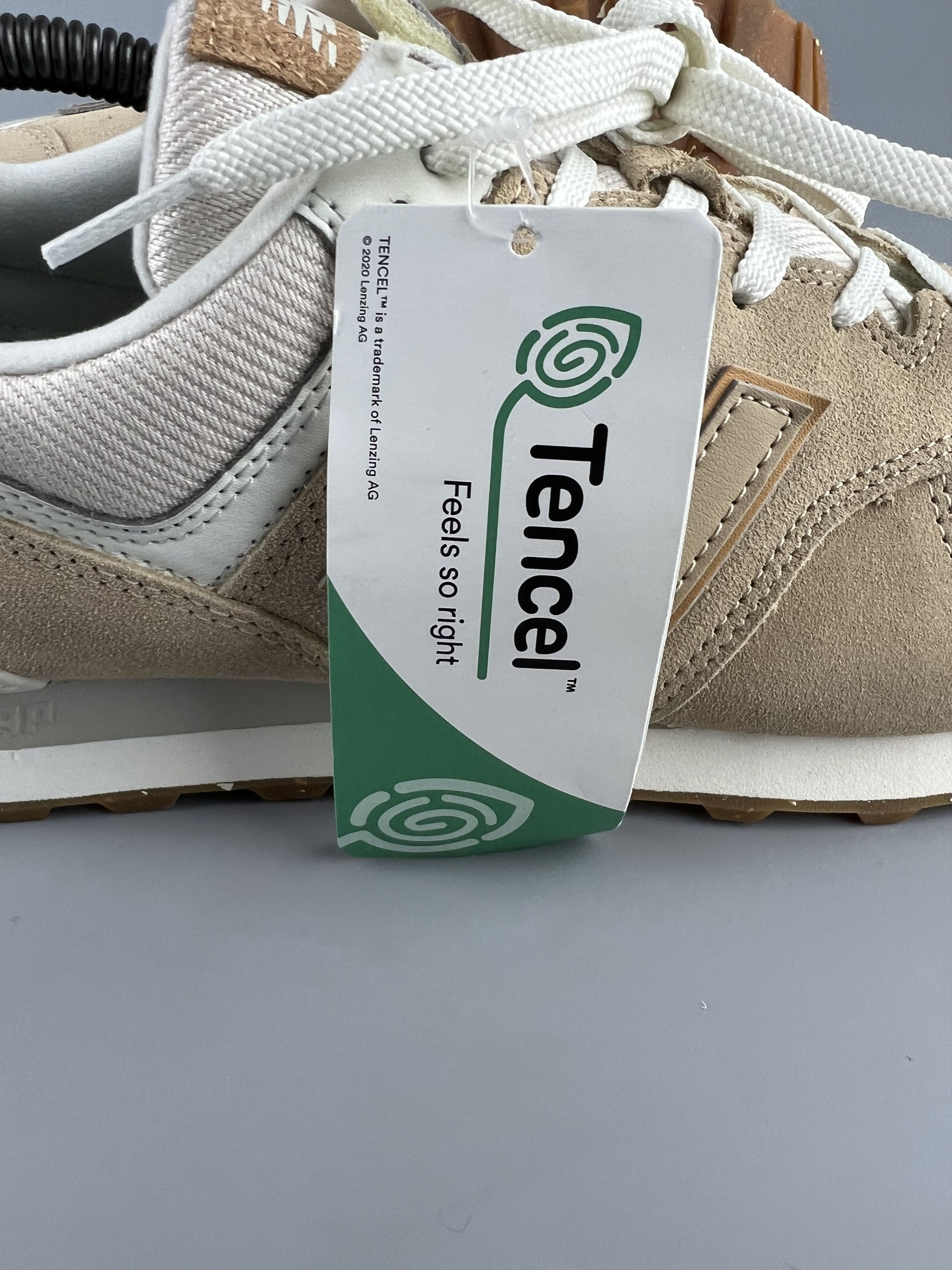 New Balance New Balance 574 Men's Beige Sneakers US11 UK10.5 EU45 Size US 11 / EU 44 - 7 Thumbnail