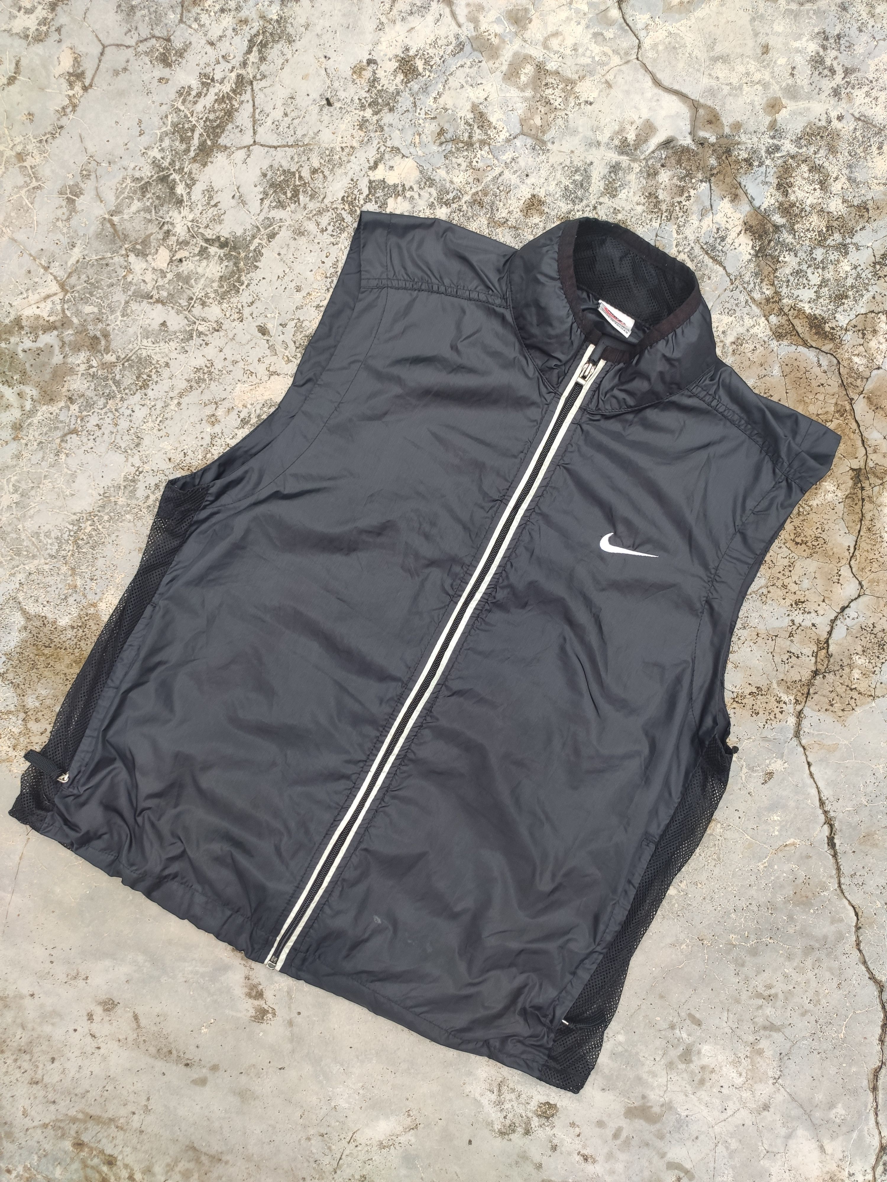 Nike Vintage Nike vest zipper mesh design Size US L / EU 52-54 / 3 - 1 Thumbnail