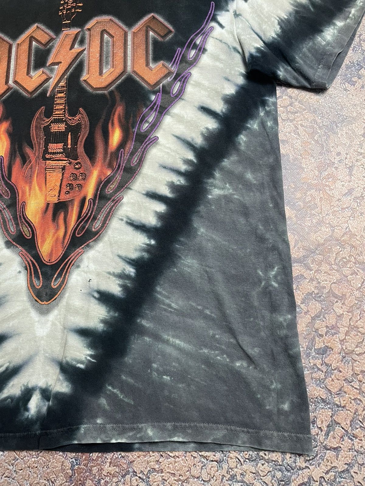 AC/DC × Band Tees × Liquid Blue Liquid Blue AC/DC Hell's Bells vintage overprint tee shirt Size US L / EU 52-54 / 3 - 7 Thumbnail