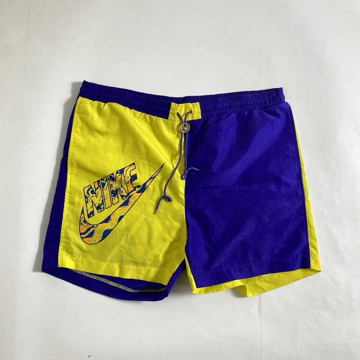 Nike Nike Vintage Shortpants Size US 32 / EU 48 - 1 Thumbnail