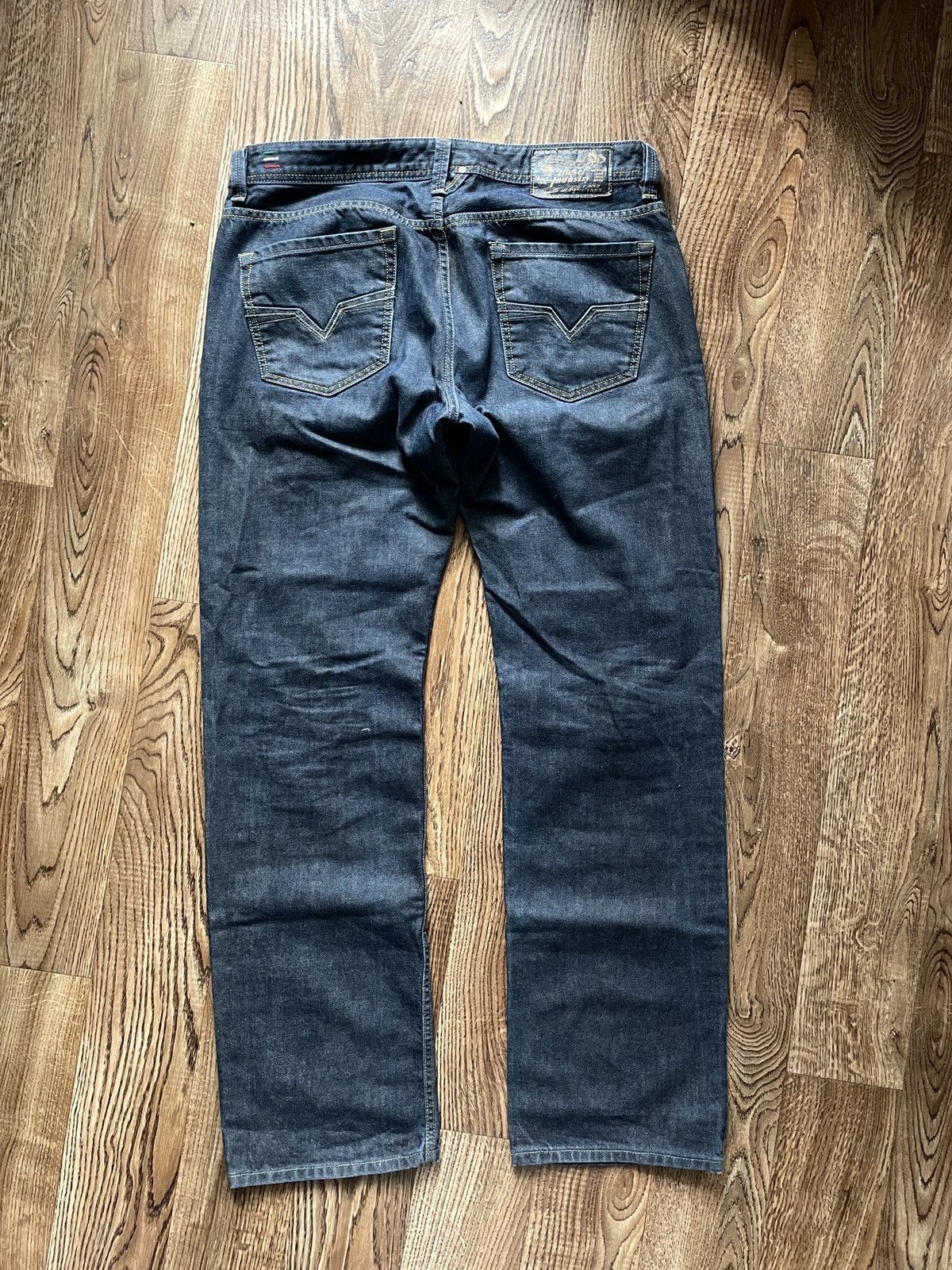 Diesel Vintage Diesel Larkee Blue Wash Distressed Loose Jeans Size US 34 / EU 50 - 1 Thumbnail
