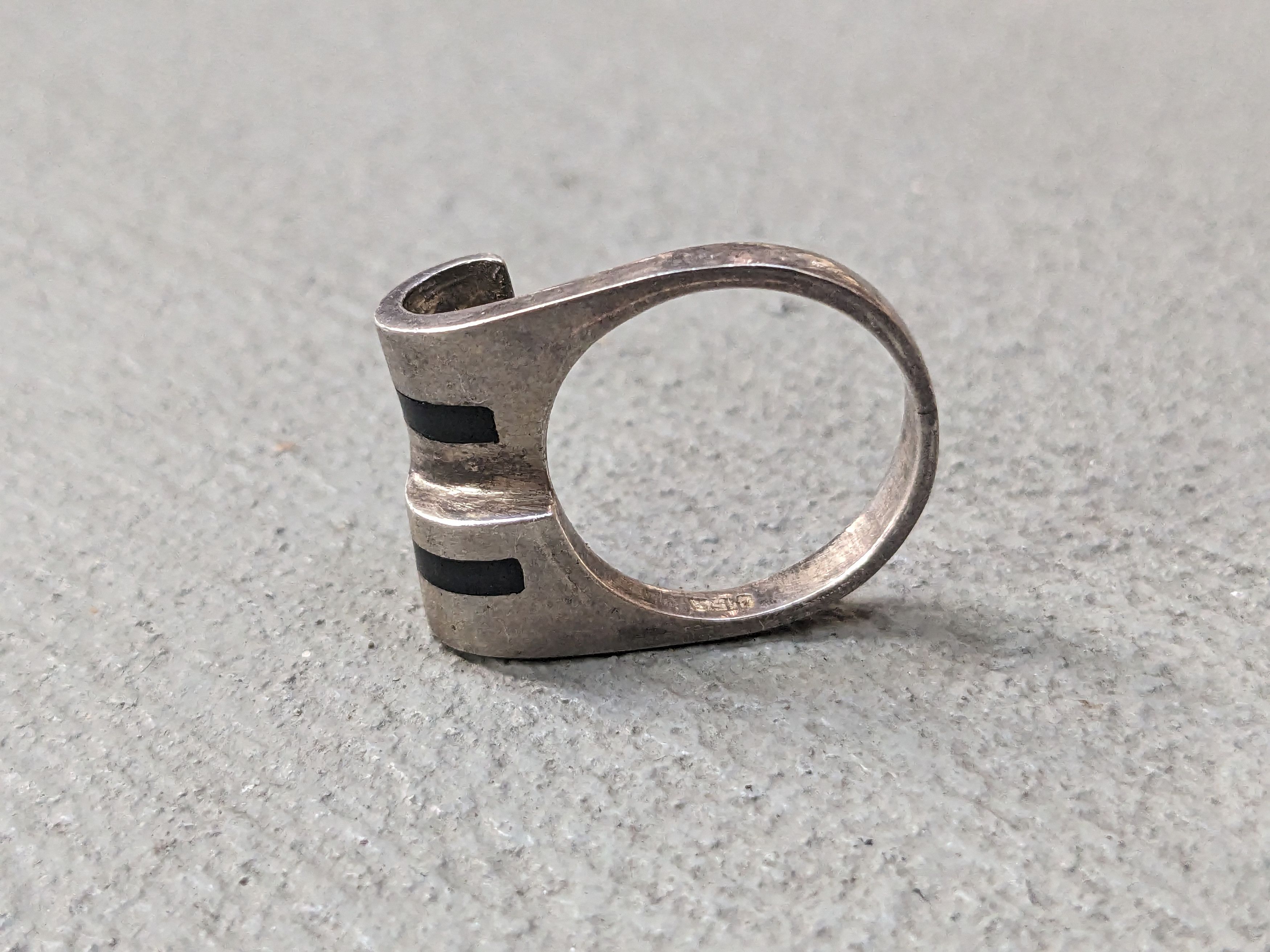 Jewelry Vintage Sterling Silver Ring Size 6.25 Black Onyx Modern Size ONE SIZE - 8 Thumbnail