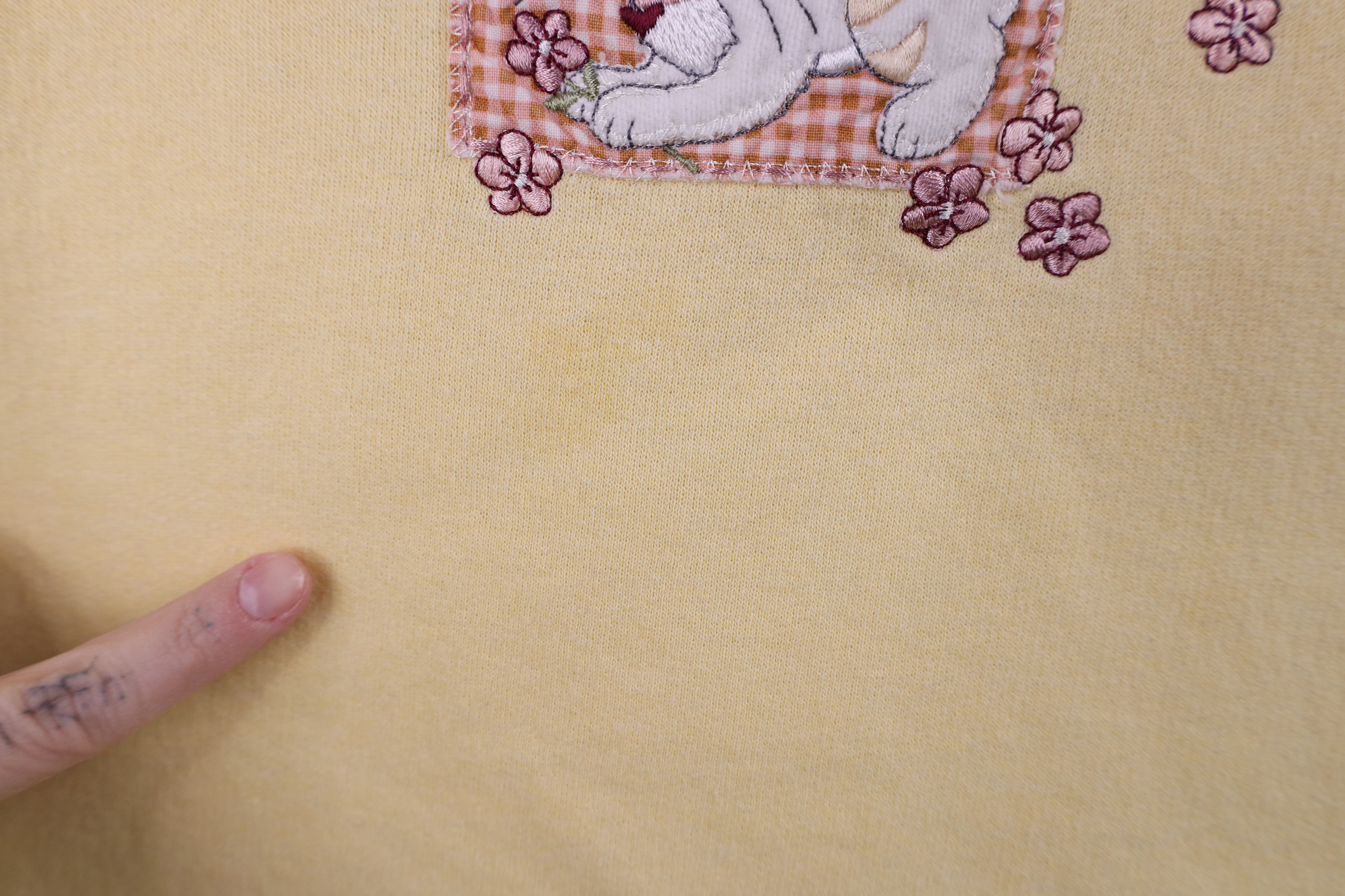 Vintage Vintage 90s Streetwear Kitten Flower Heart Sweatshirt Yellow Size US XXL / EU 58 / 5 - 6 Thumbnail