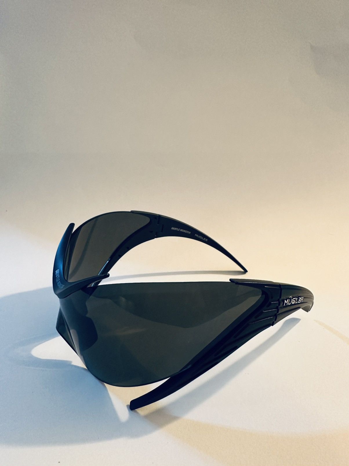 Gentle Monster × Mugler Gentle Monster x Mugler Spiral Sunglasses (01 M01) Size ONE SIZE - 4 Thumbnail