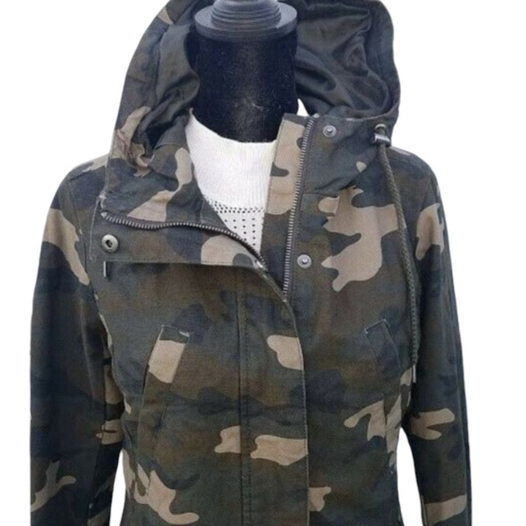 Levi's Levi's Camo Hooded Jacket Women's. Size XS. Brown/Green. NWT Size XS / US 0-2 / IT 36-38 - 6 Thumbnail