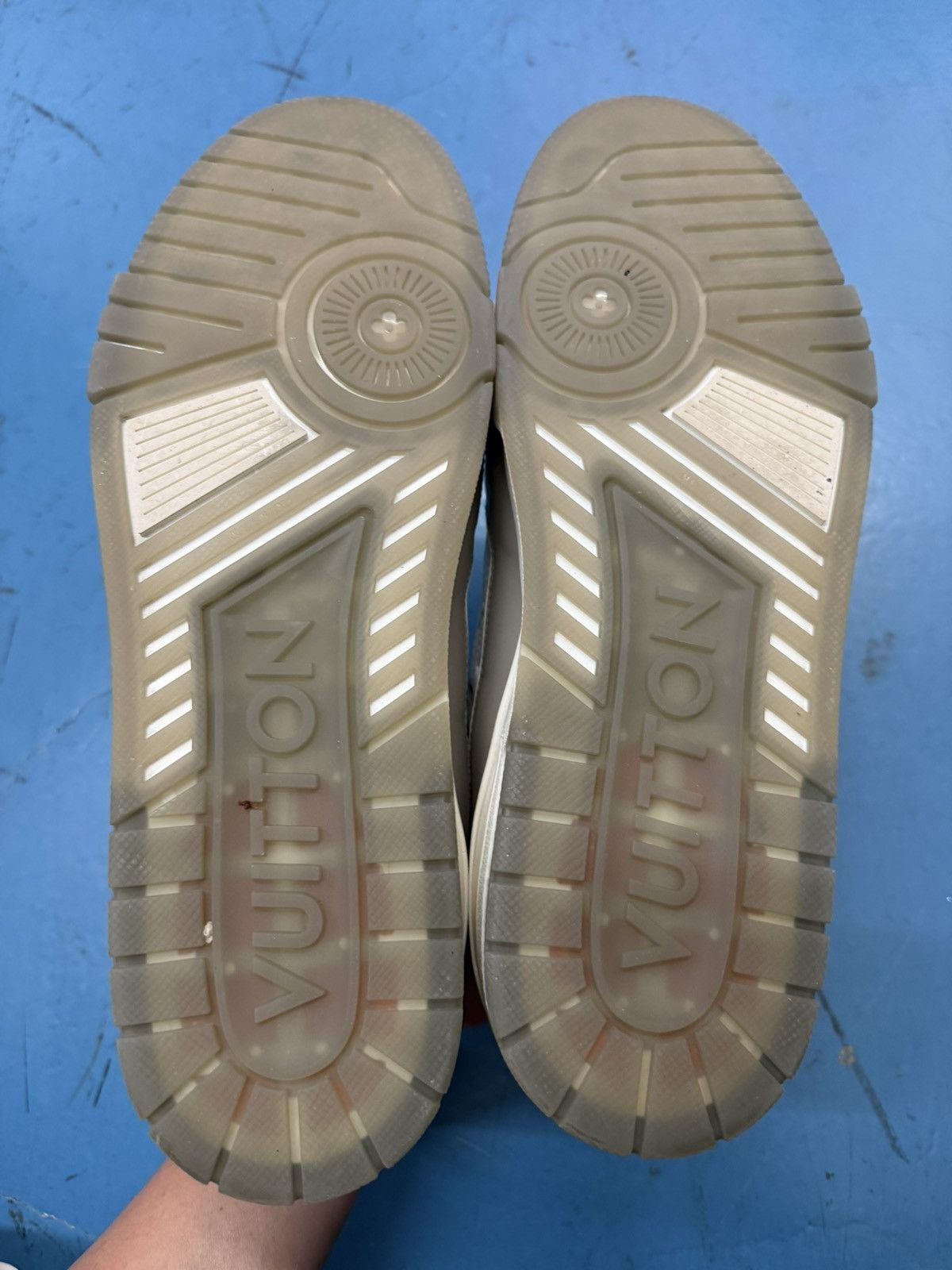 Louis Vuitton LOUIS VUITTON SNEAKERS Size US 12 / EU 45 - 7 Thumbnail