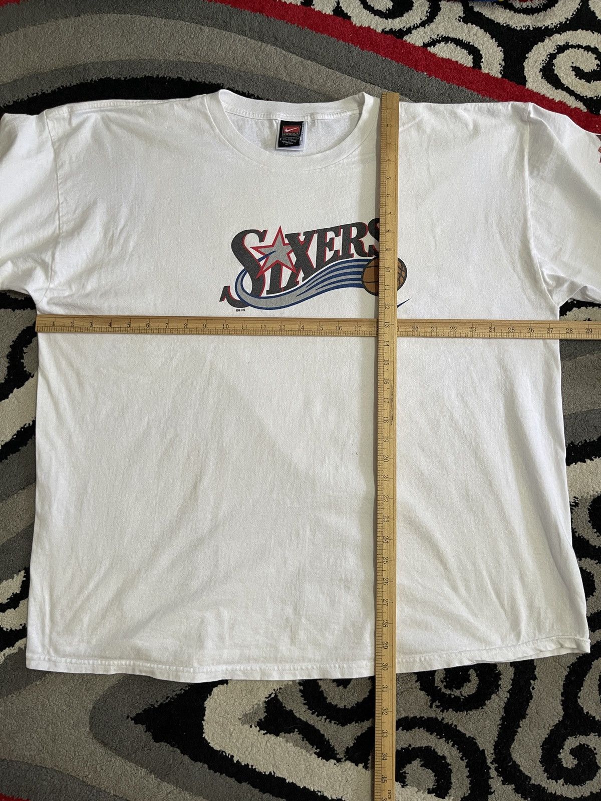 Nike Vintage 90s Nike Sixers 76 Nba Graphic Tee Size US XXL / EU 58 / 5 - 11 Thumbnail