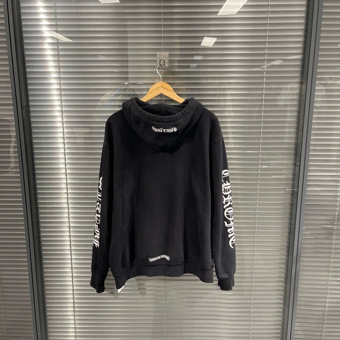 Chrome Hearts CH Sanskrit script arm hoodie L Size US L / EU 52-54 / 3 - 2 Thumbnail