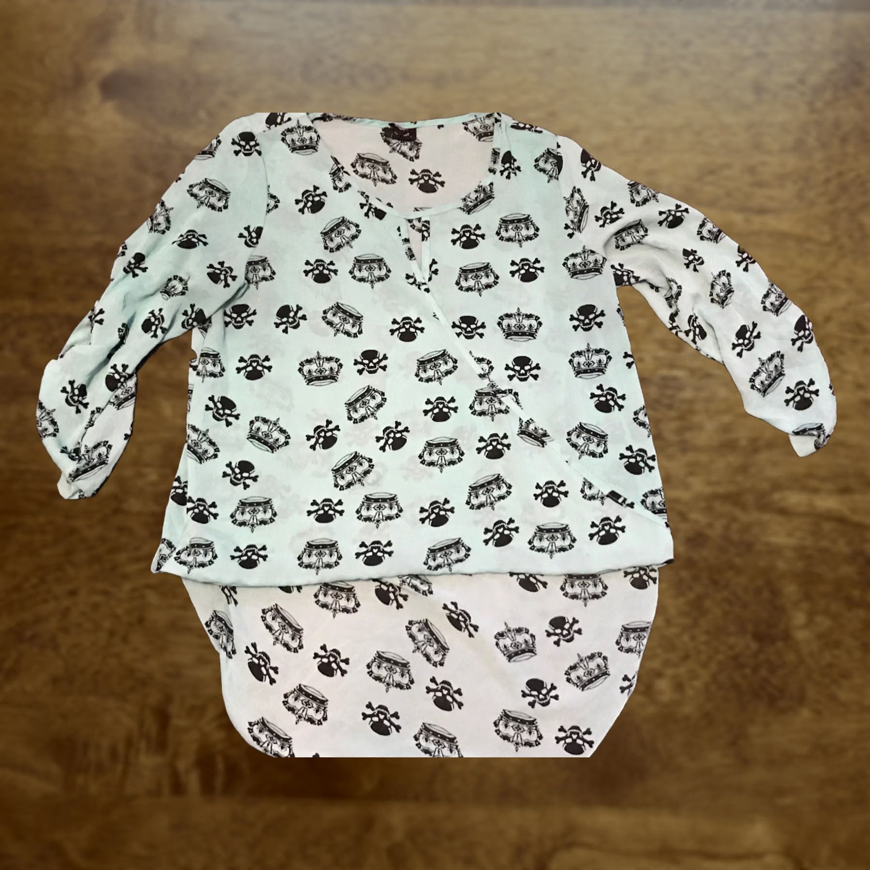 Vintage Rue21 Women Green Blouse 3/4 Sleeve Skull Geometric Knit Polyester Casual L Regular Size L / US 10 / IT 46 - 1 Thumbnail