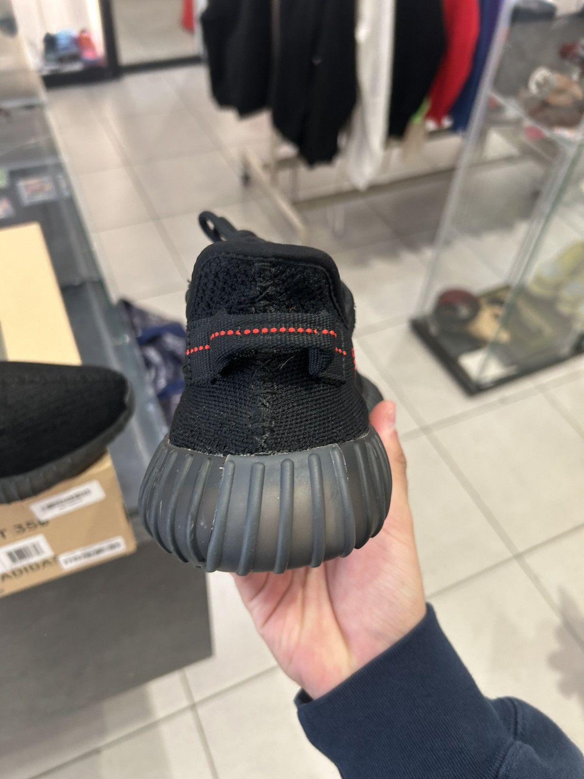 Yeezy Adidas Yeezy 350 bred Size US 8 / EU 41 - 9 Thumbnail