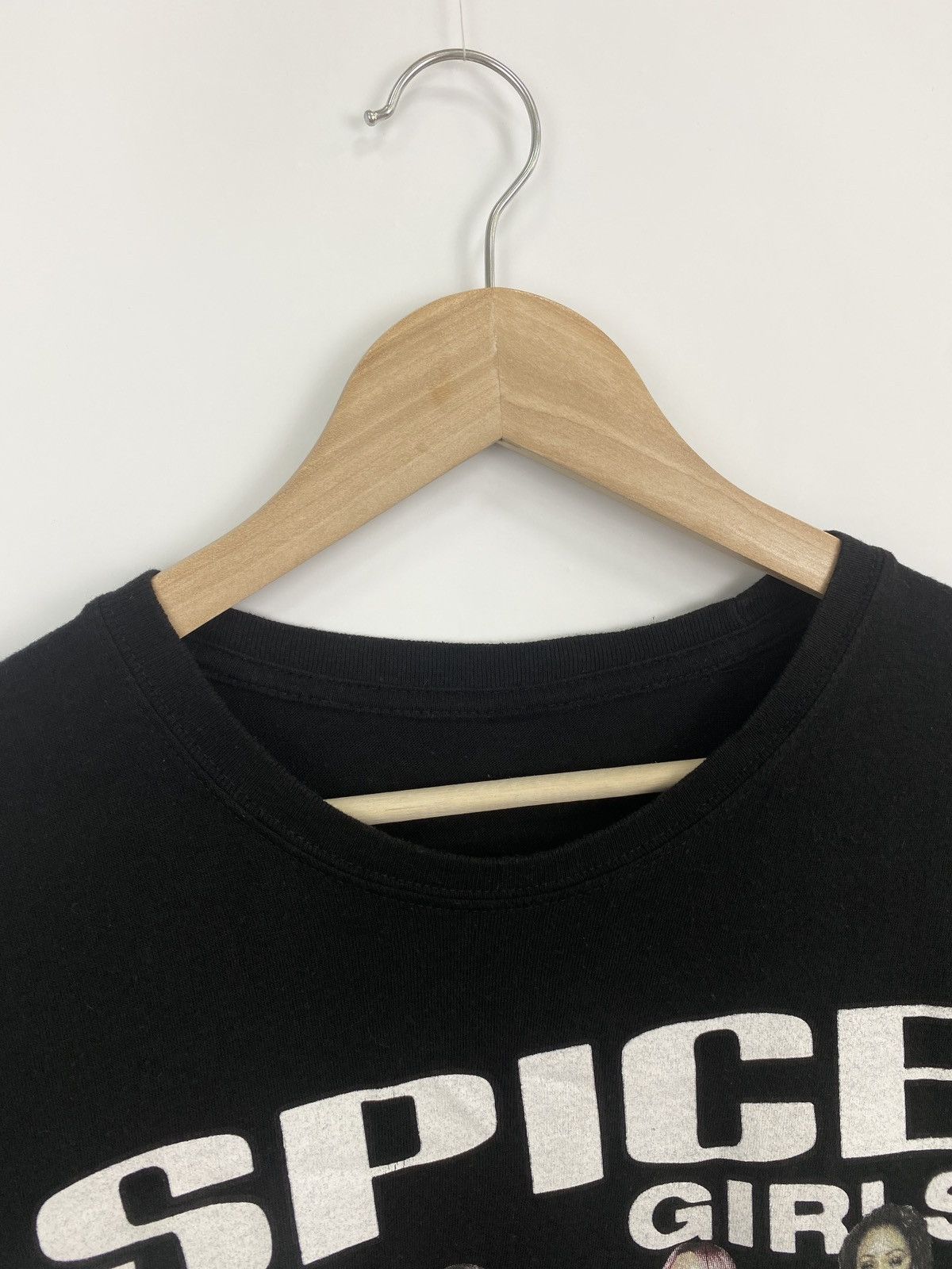 Band Tees 🇺🇸 Spice Girls 2019 Spice World Tour UK Band T-Shirt Y2K Hype Size US M / EU 48-50 / 2 - 5 Thumbnail