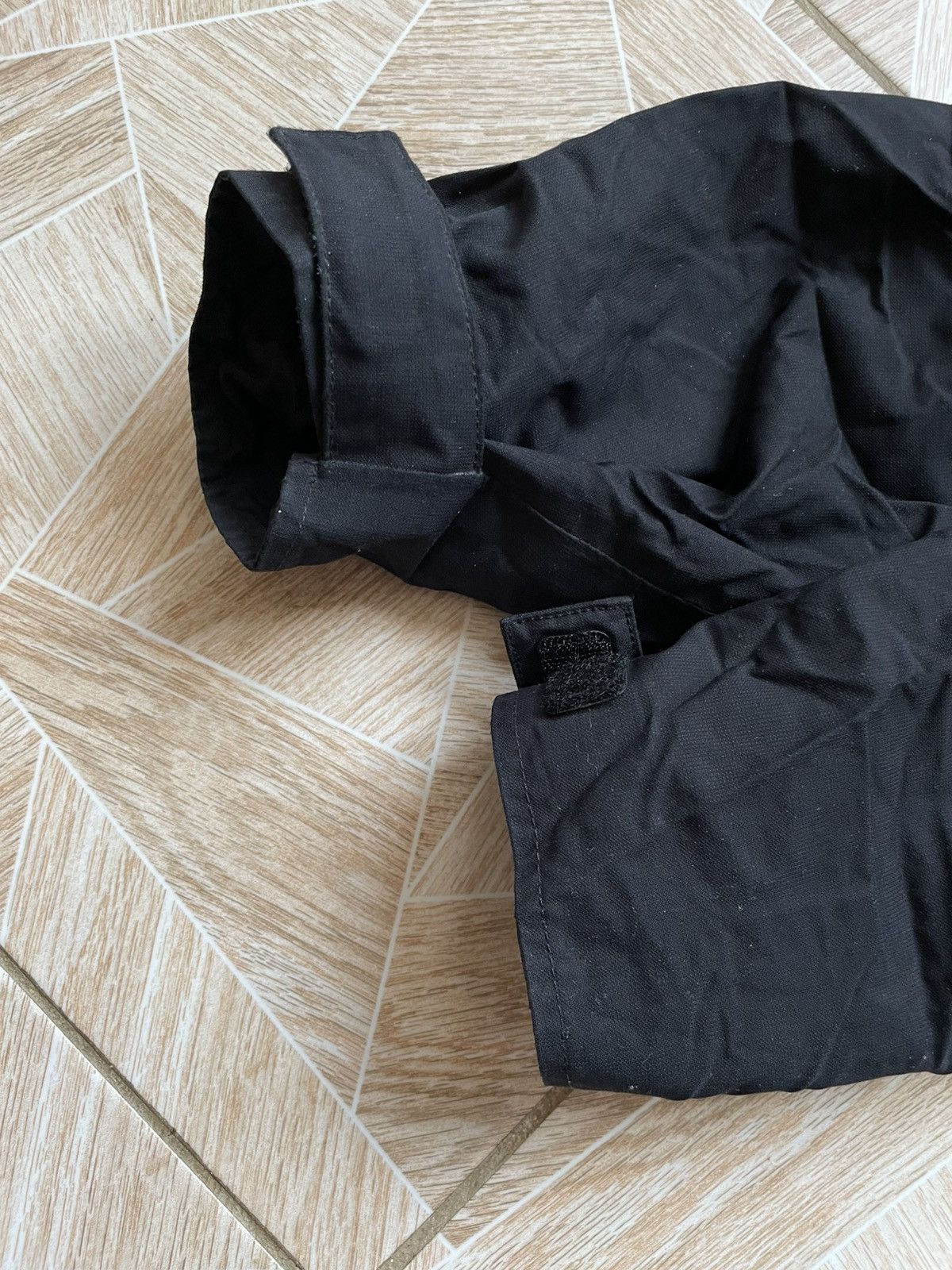 Berghaus × Vintage Outdoor Berghaus Aqua Foil Waterproof L Windbreaker Nylon Size US L / EU 52-54 / 3 - 9 Thumbnail