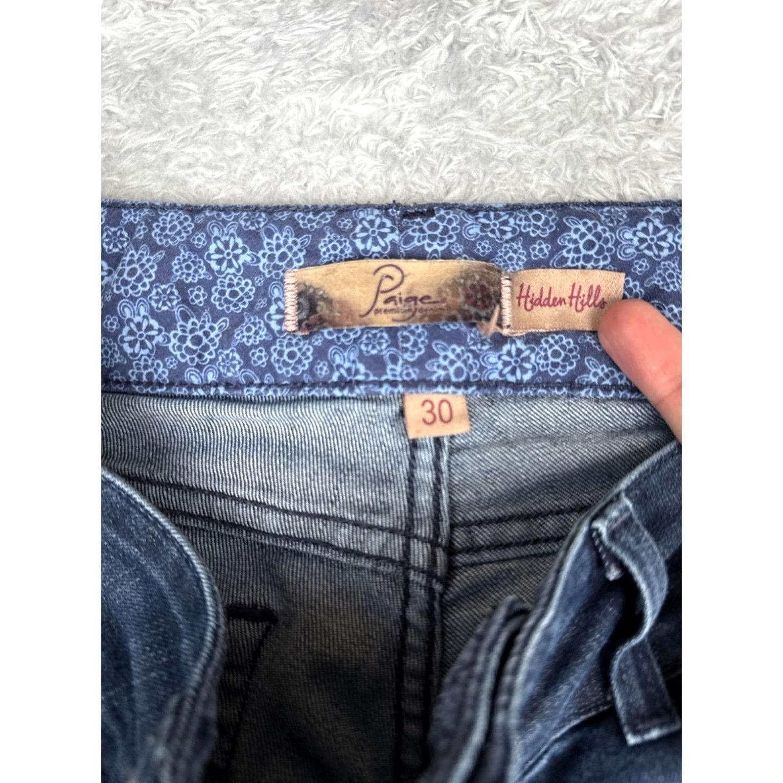 Paige Paige Jeans Womens 30 Blue Denim Bootcut Dark Wash USA Made 30x32 Jeans Womens Bootcut 90s Southwestern USA Color Blue Size 30 Regular Womens Paige Size 30" / US 8 / IT 44 - 6 Thumbnail