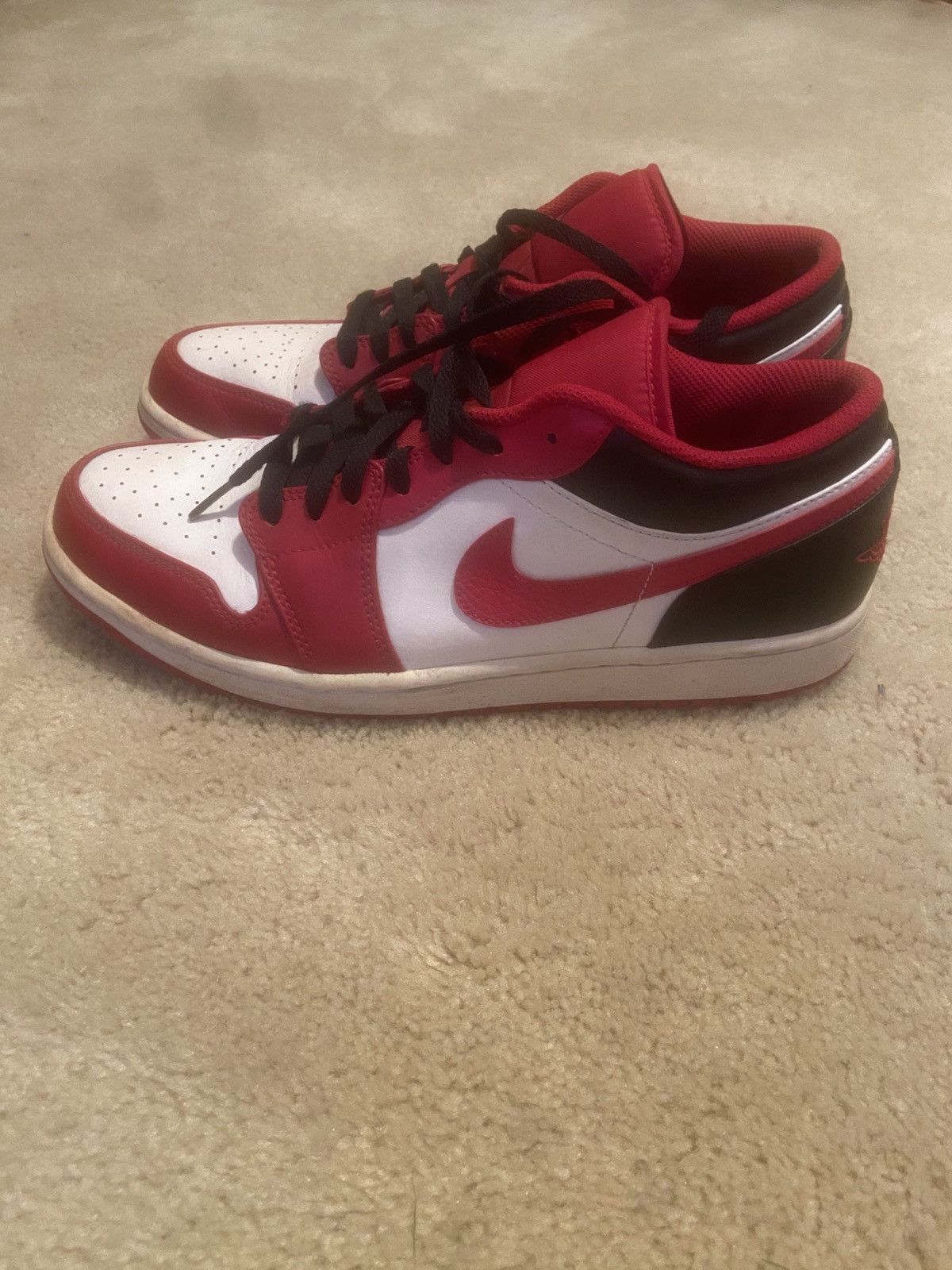 Nike Red and white Nike Jordan trainer Size US 11 / EU 44 - 1 Thumbnail