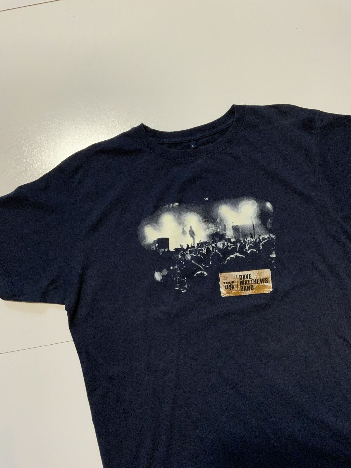 Band Tees Dave Matthews Band 2009 European Live Tour Rock Band T-Shirt Size US L / EU 52-54 / 3 - 4 Thumbnail
