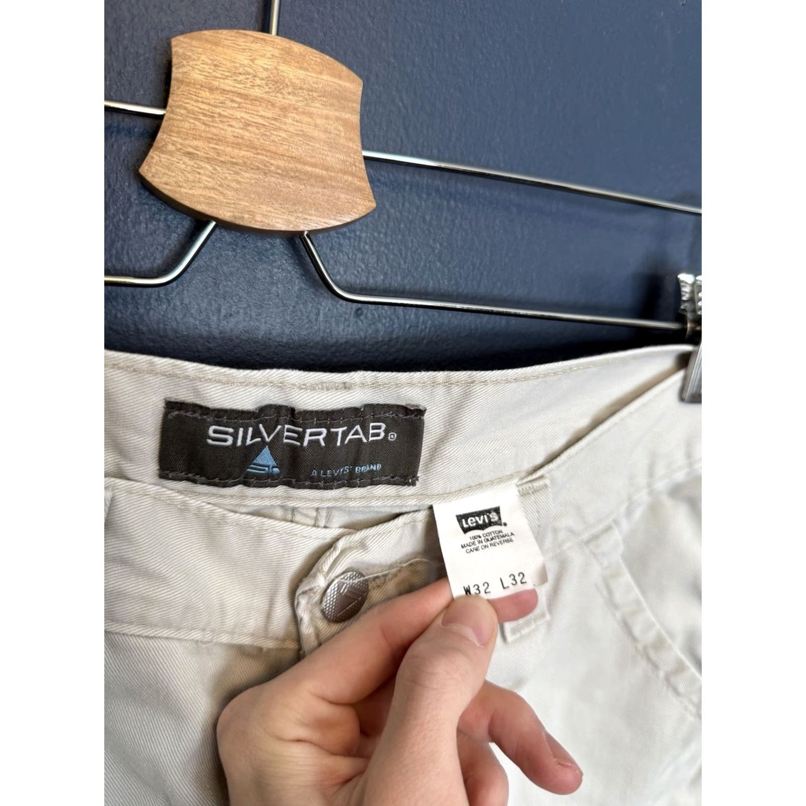 Levi's VINTAGE Levi's Silver Tab White Cotton Cargo Pants Men 32 32in Inseam 90s 8/10 Mens Size US 32 / EU 48 - 2 Thumbnail