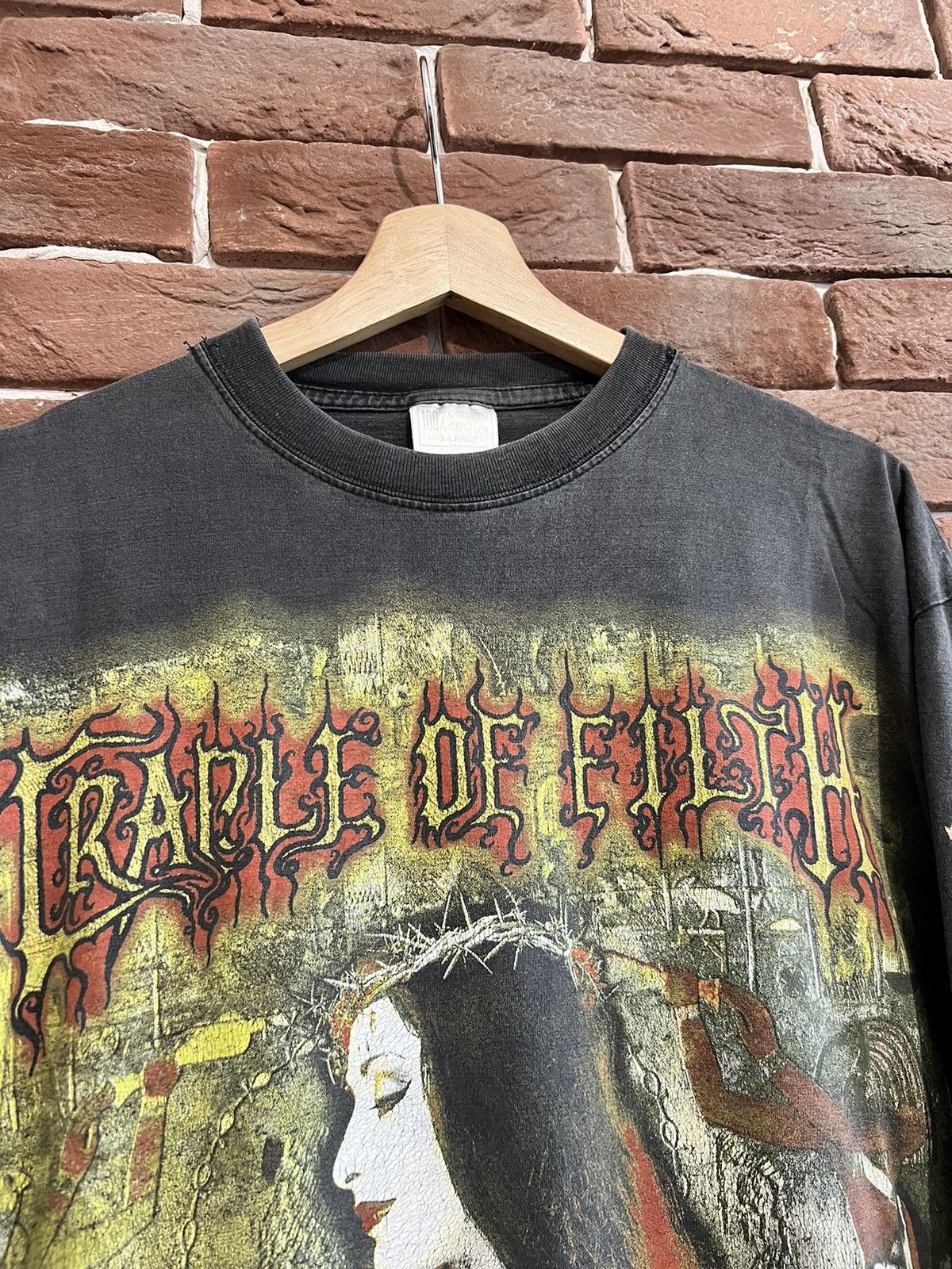 Band Tees Vintage 1998 Cradle of Filth "Praise The Whore" Band Tshirt Size US XL / EU 56 / 4 - 5 Thumbnail