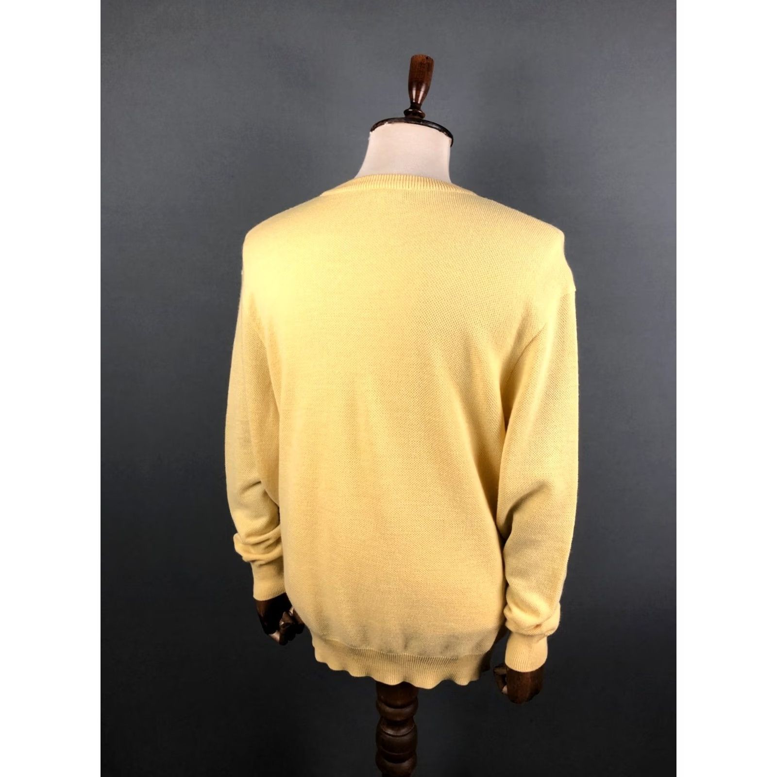 Vintage Lacoste Chemise Men Pullover Size 6 Yellow Wool Blend Sweater V-Neck Ribbed Logo Embroidered Knit Long Sleeve Size US S / EU 44-46 / 1 - 3 Thumbnail