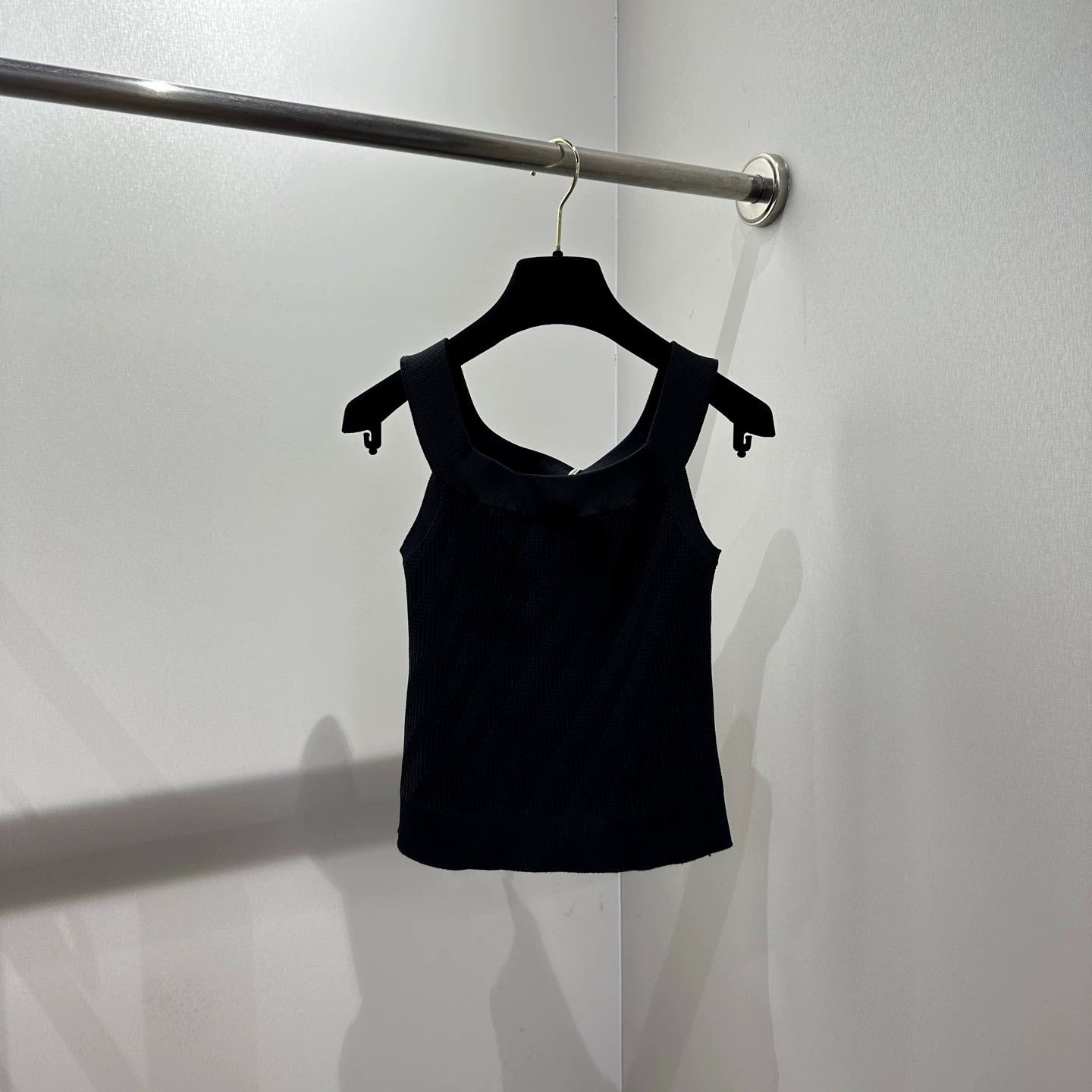 Chanel Chanel mar166 Logo crystal embossed silk tank 38 Size S / US 4 / IT 40 - 2 Thumbnail