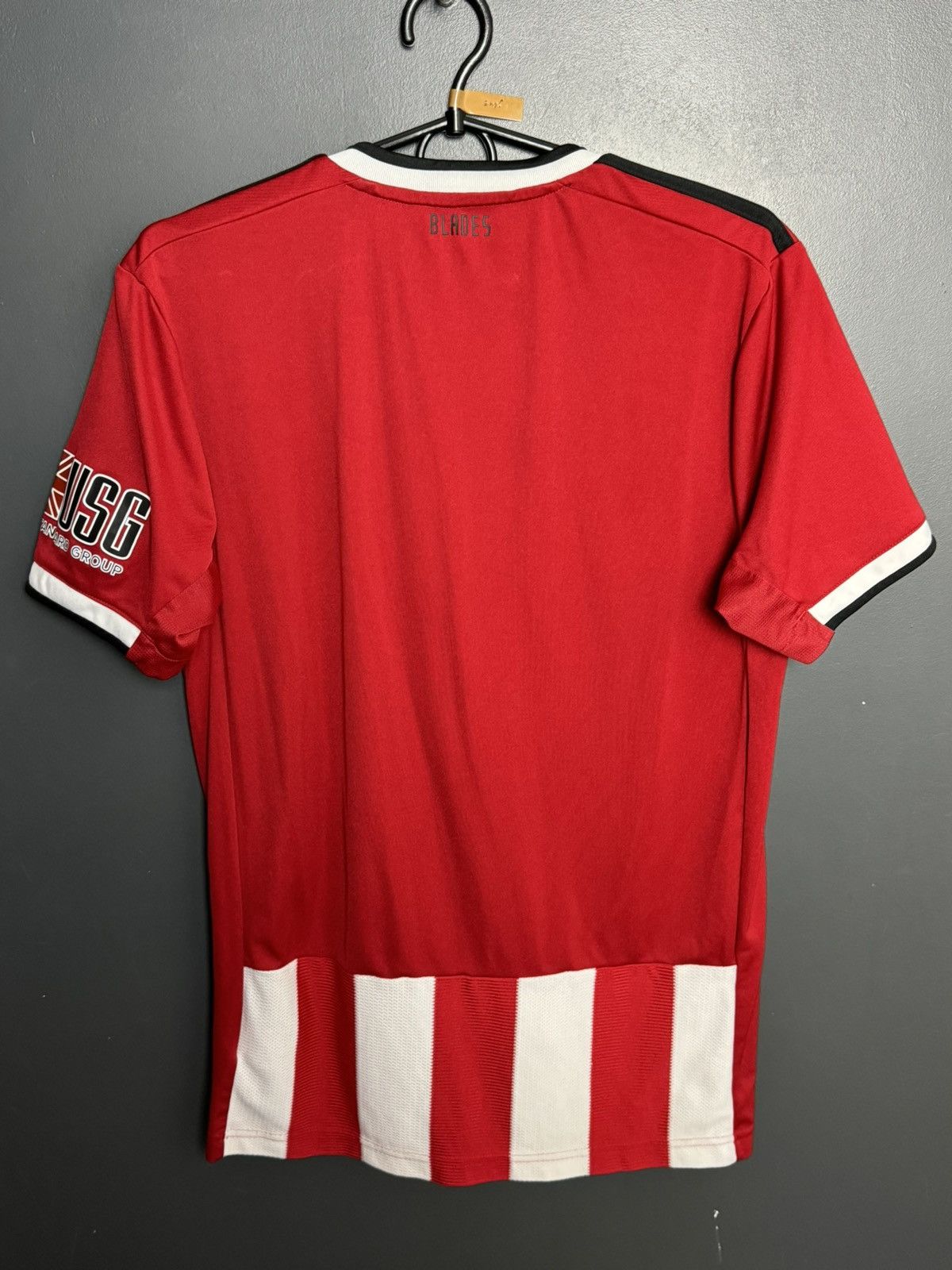 Adidas Sheffield United 19/20 Home Football Jersey Size US S / EU 44-46 / 1 - 2 Thumbnail
