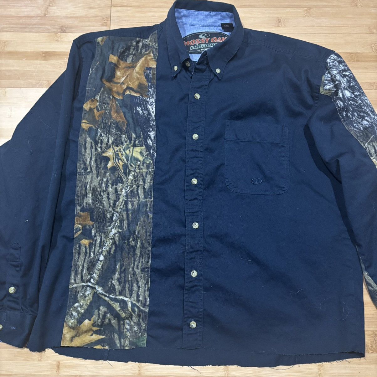 Mossy Oaks Mossy Oak x Roper button up with a cool black+camo design Size US L / EU 52-54 / 3 - 1 Thumbnail