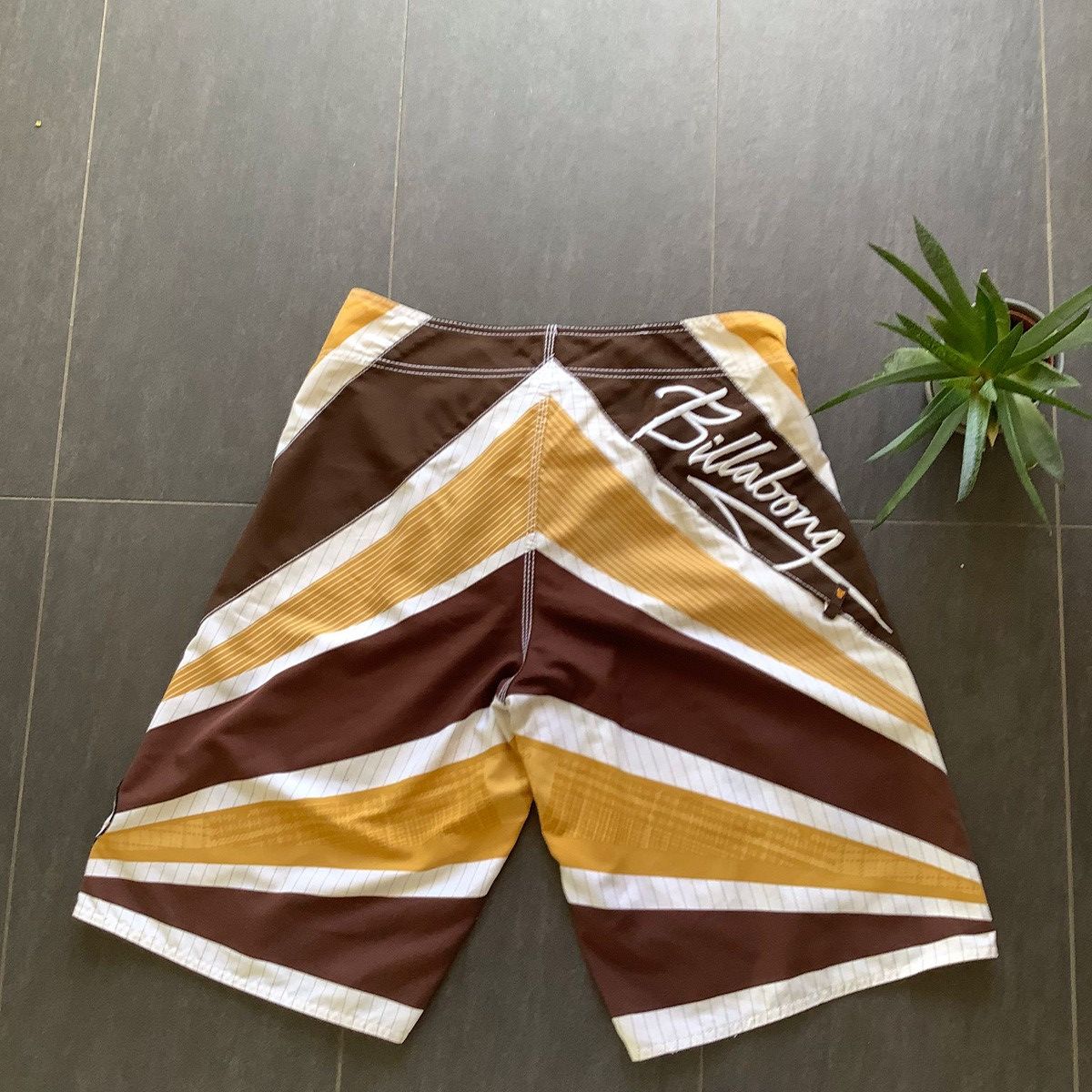 Billabong Billabong Andy Irons Boardshorts Size US 34 / EU 50 - 2 Thumbnail