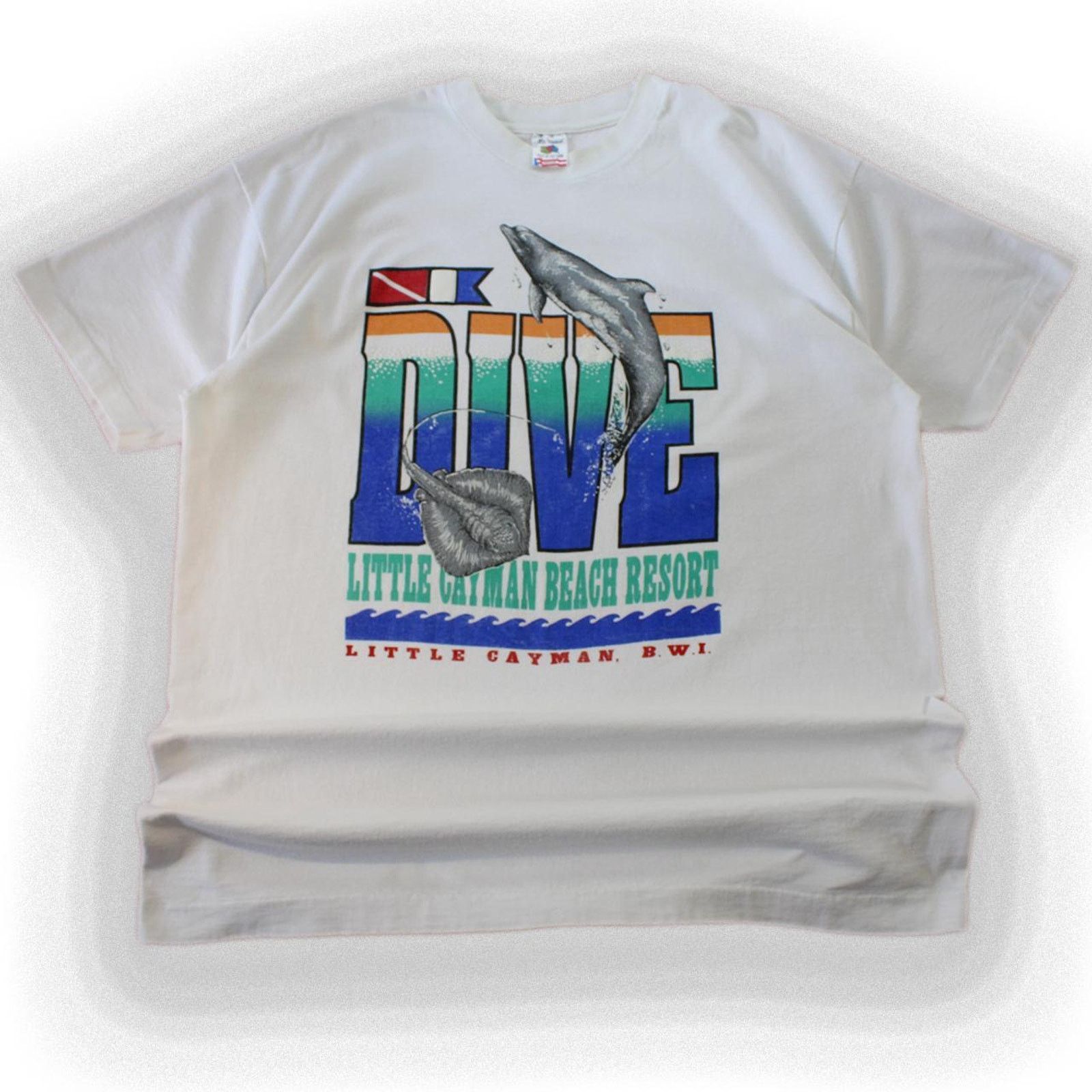 Vintage Vintage 90's White Dolphin " Dive Beach Resort " Graphic Tee Size US XL / EU 56 / 4 - 1 Thumbnail