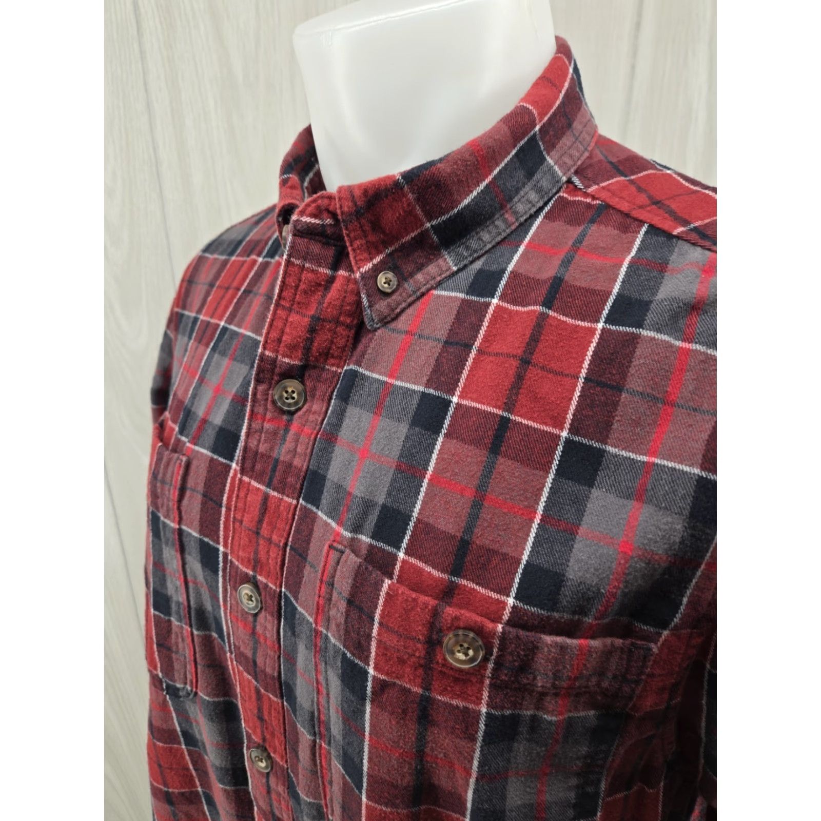 CO Duluth Trading Co Heavy Flannel Shirt Mens Large Red Black Plaid Shirt Size US L / EU 52-54 / 3 - 5 Thumbnail
