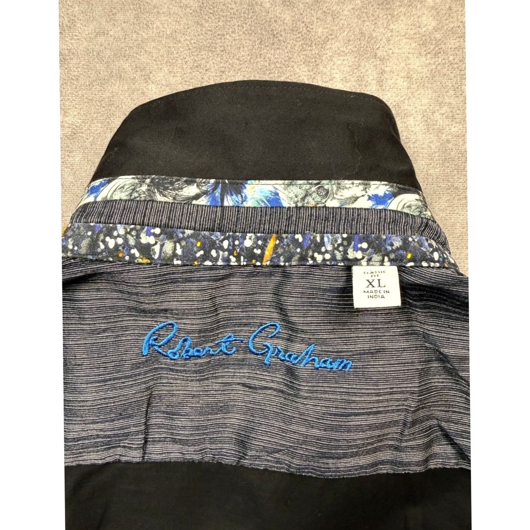 Robert Graham VINTAGE? No. Size US XL / EU 56 / 4 - 3 Thumbnail