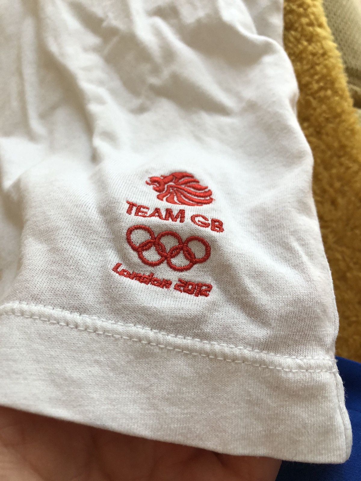 Adidas RARE ADIDAS LONDON OLYMPIC GAMES 2012 VINTAGE TEE SHIRT Size US M / EU 48-50 / 2 - 2 Thumbnail