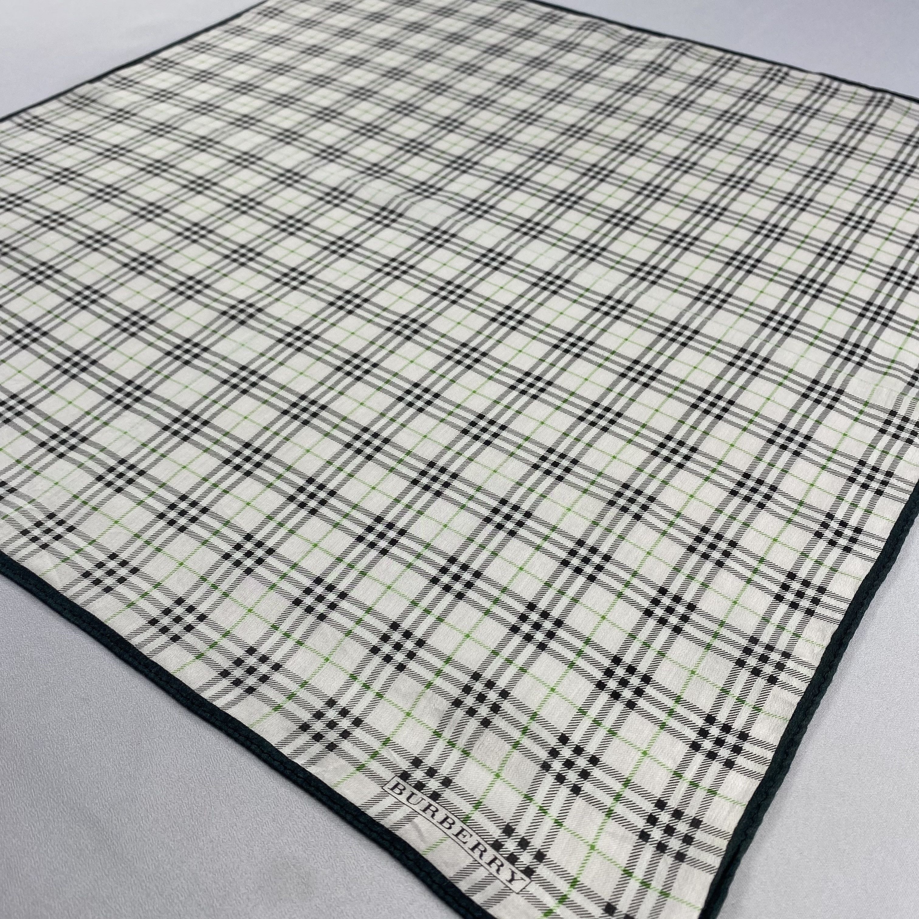 Burberry × Vintage Burberry Handkerchief / Neckerchief / Bandana-P1796 Size ONE SIZE - 2 Thumbnail