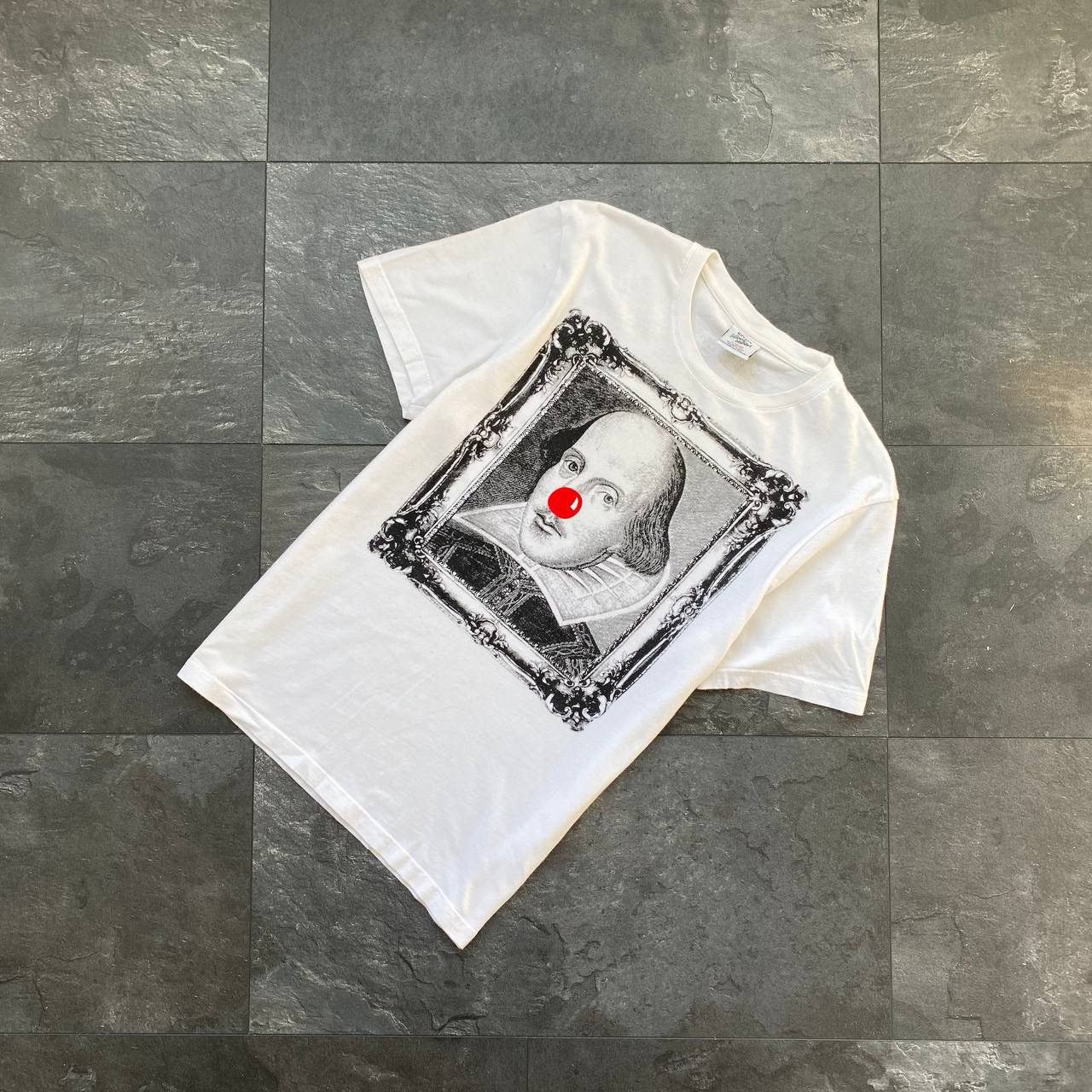 Vivienne Westwood Vivienne Westwood comic relief t-shirt s-xs size Size US XS / EU 42 / 0 - 1 Thumbnail