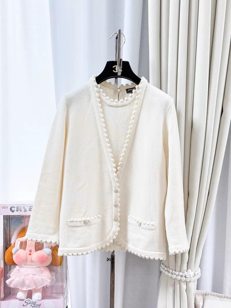 Chanel Chanel Fake two-piece long-sleeved cashmere knitted sweate Size S / US 4 / IT 40 - 1 Thumbnail