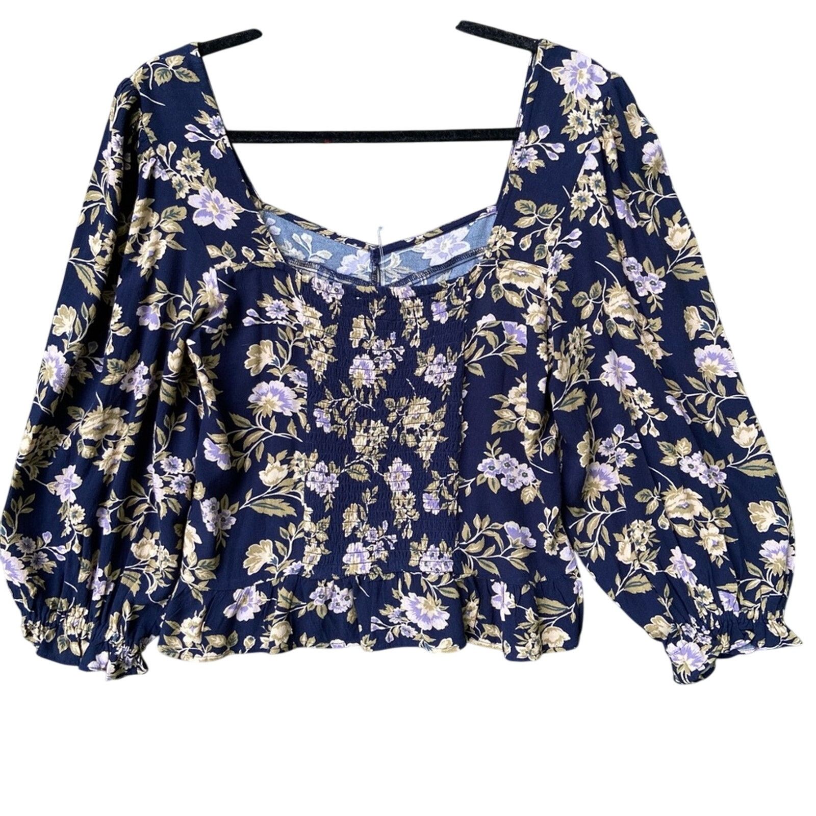 American Eagle Outfitters New American Eagle Womens Medium Viscose Floral Crop Top Size M / US 6-8 / IT 42-44 - 2 Thumbnail