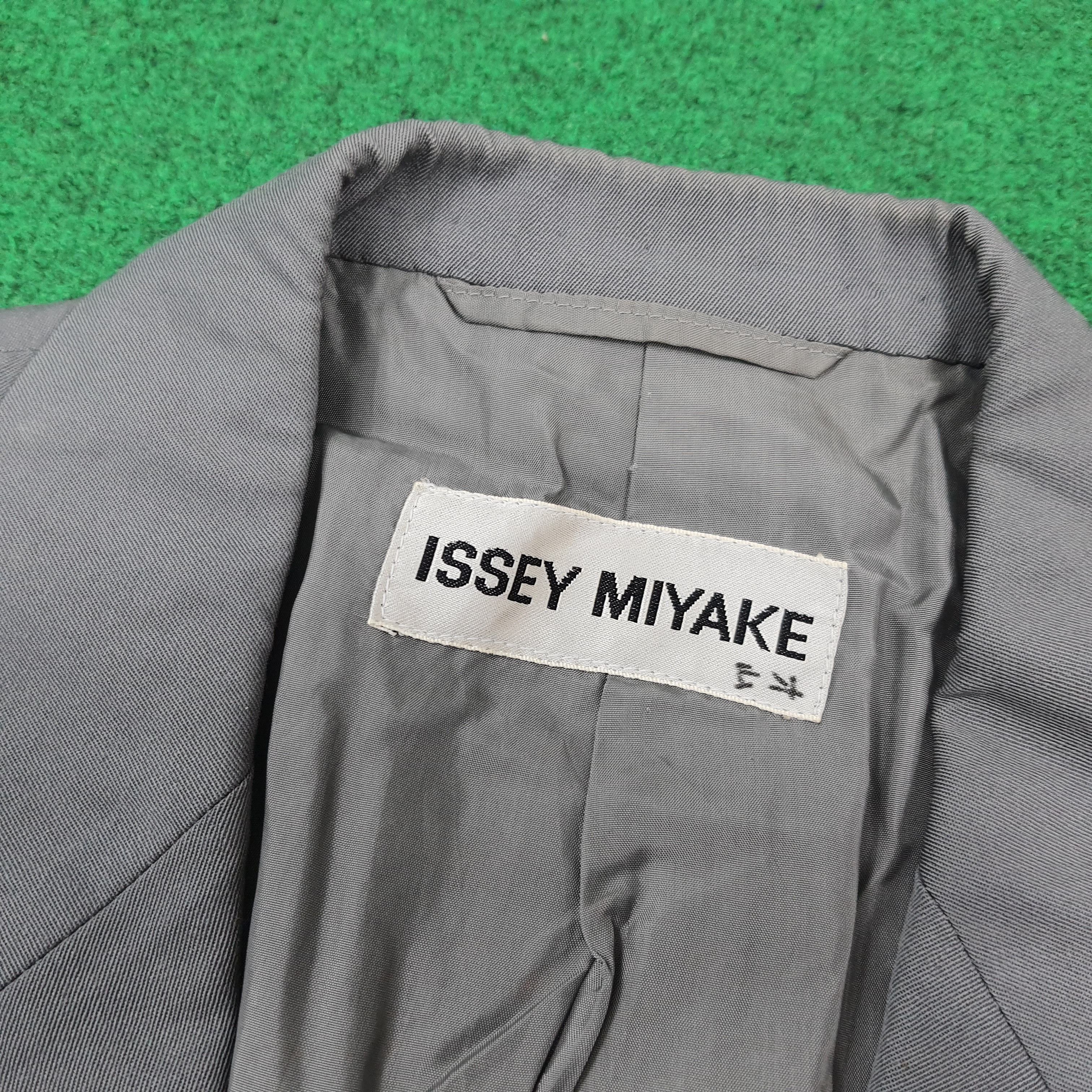 Issey Miyake Vintage Issey Miyake Japan Coat Blazer C307N18 Size M / US 6-8 / IT 42-44 - 4 Thumbnail