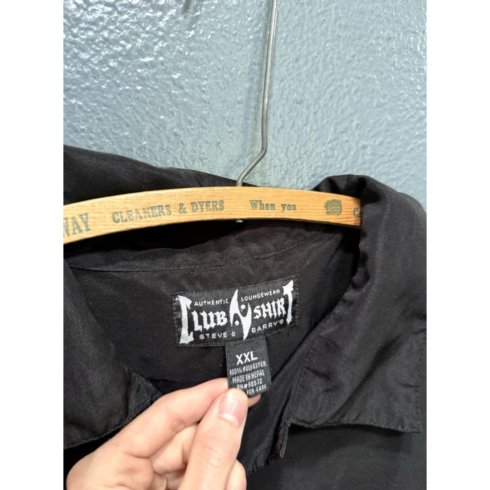 Vintage Steve And Barry’s Shirt Button-Up 2XL Short Sleeve Black Polyester University Flames Boys Mens? Size US XXL / EU 58 / 5 - 2 Thumbnail