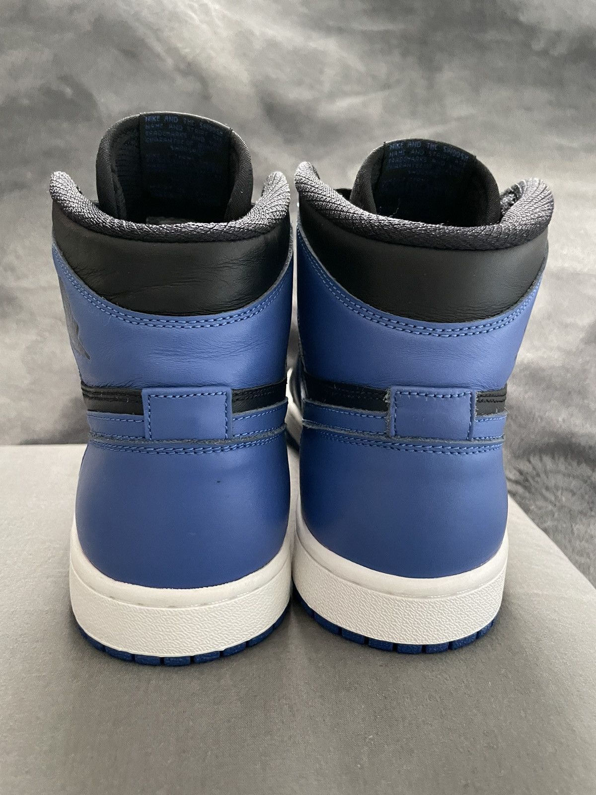 Jordan Brand Air Jordan 1 Retro High OG Royal 2013 Size US 10 / EU 43 - 4 Thumbnail