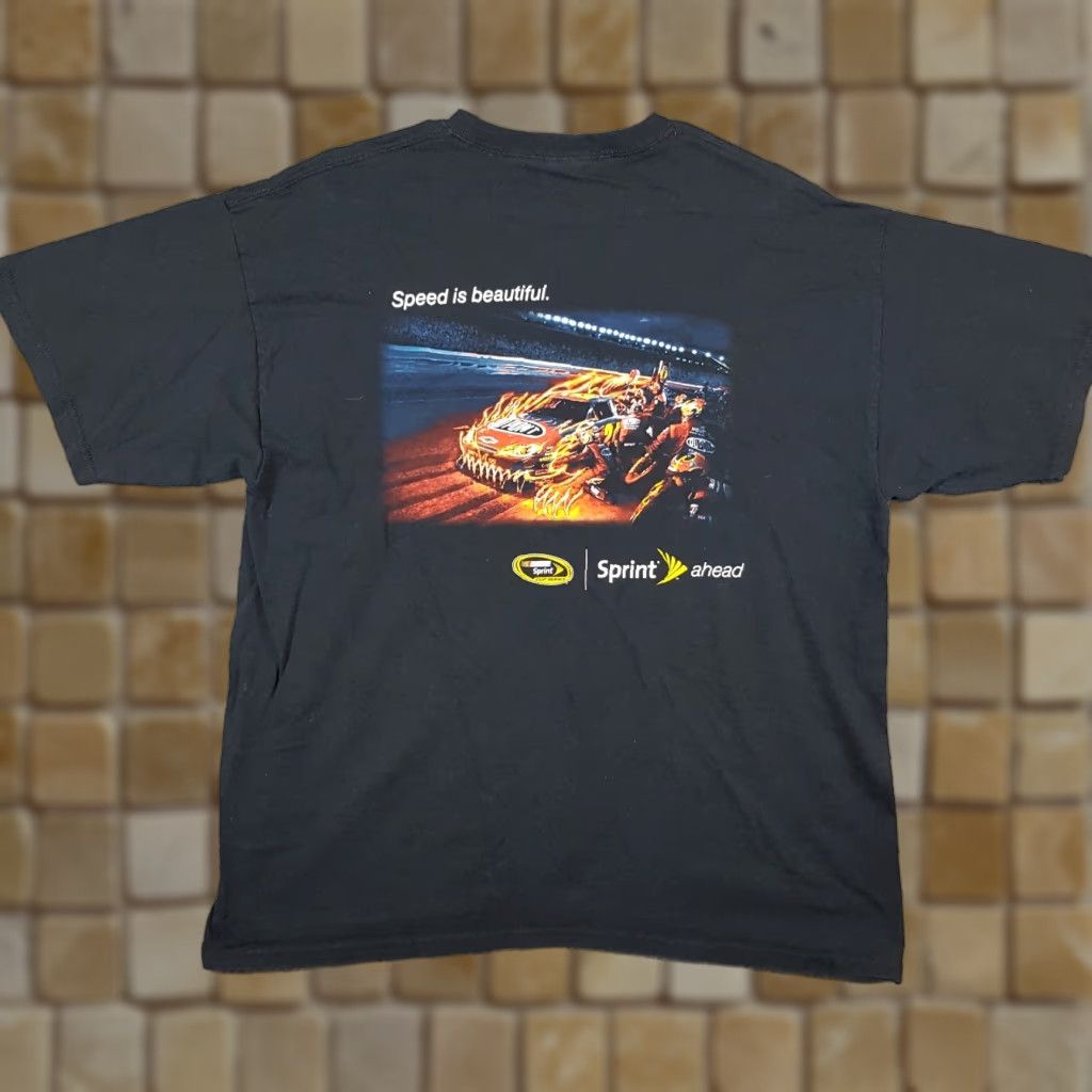 Gildan VINTAGE NASCAR Pit Crew Challenge Sprint Cup Racing T-Shirt Men XL Black 90s 00s DUPONT Flame Logo Embroidered Gildan Cup Series Size US XL / EU 56 / 4 - 1 Thumbnail
