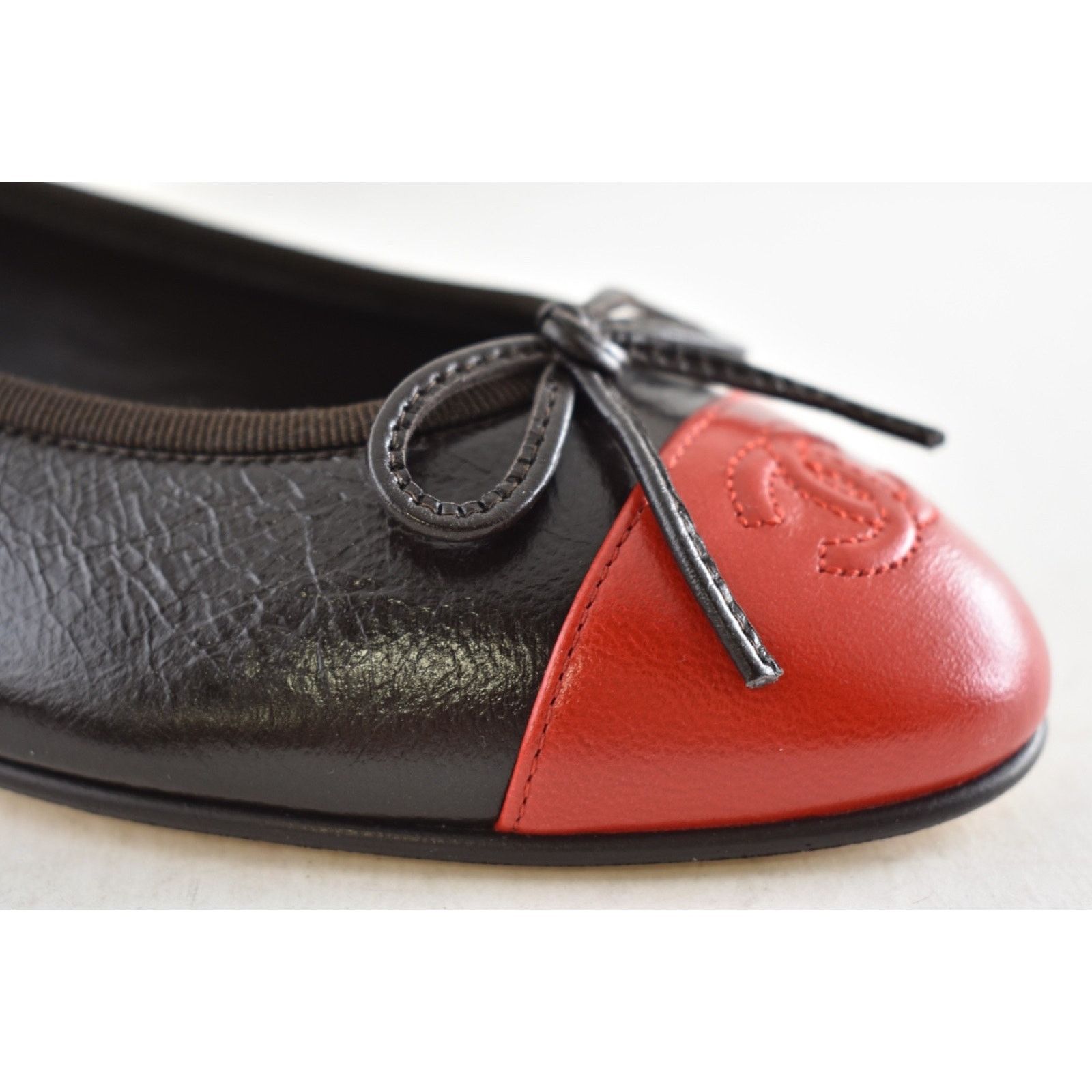 Chanel 26S Red Leather CC Logo Classic Ballet Ballerina Flat 36 Size US 6 / IT 36 - 6 Thumbnail