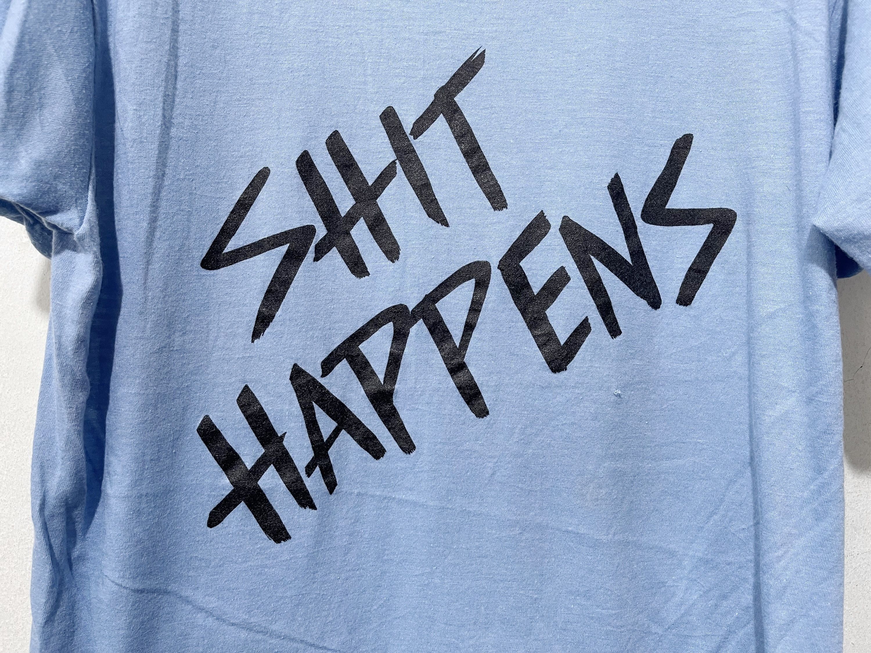 Vintage Vintage 80s Shit Happens Shirt Size US L / EU 52-54 / 3 - 2 Thumbnail